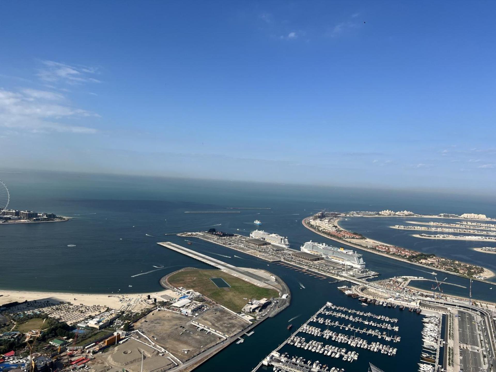 Apartment 87 Floor Penthouse Full Sea View 5 Bhk Dubai