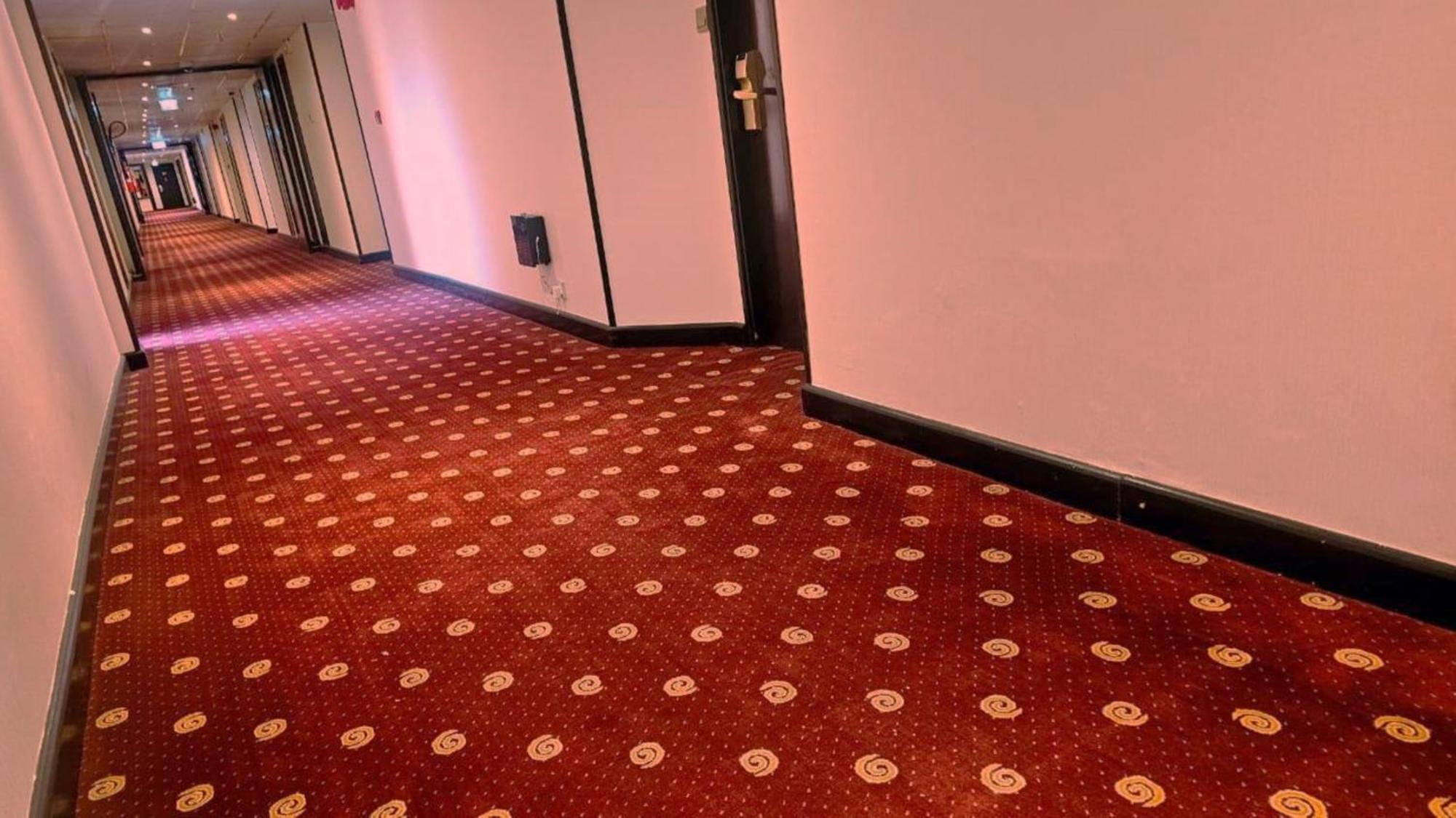 Hotel J5 Bur 3*