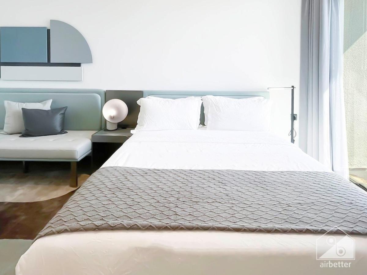 Stylish Getaway In Dubai's Mag 920 Apartment Dubai