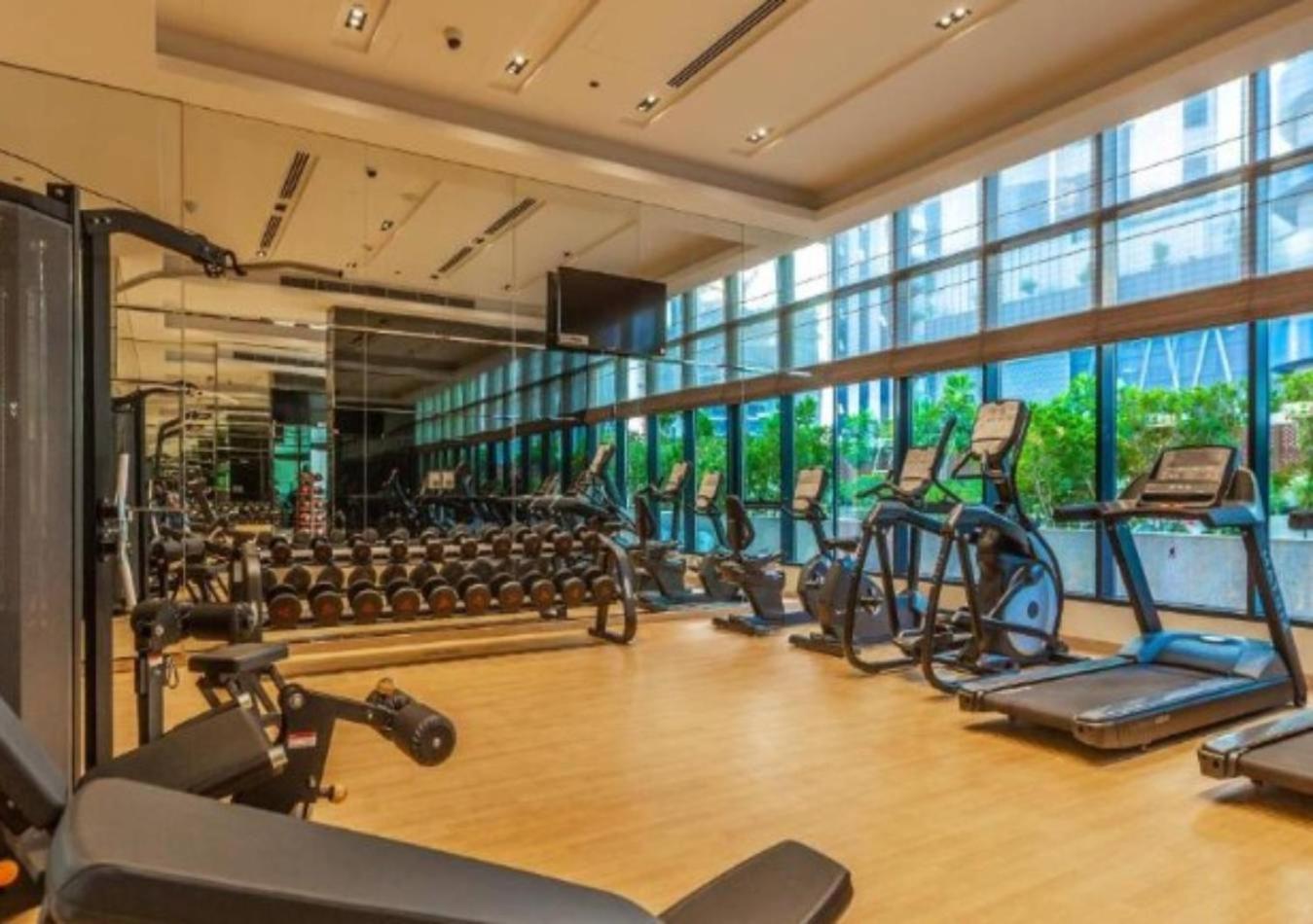 Modern 1br Apartment, High Floor, Near Mall Apartment