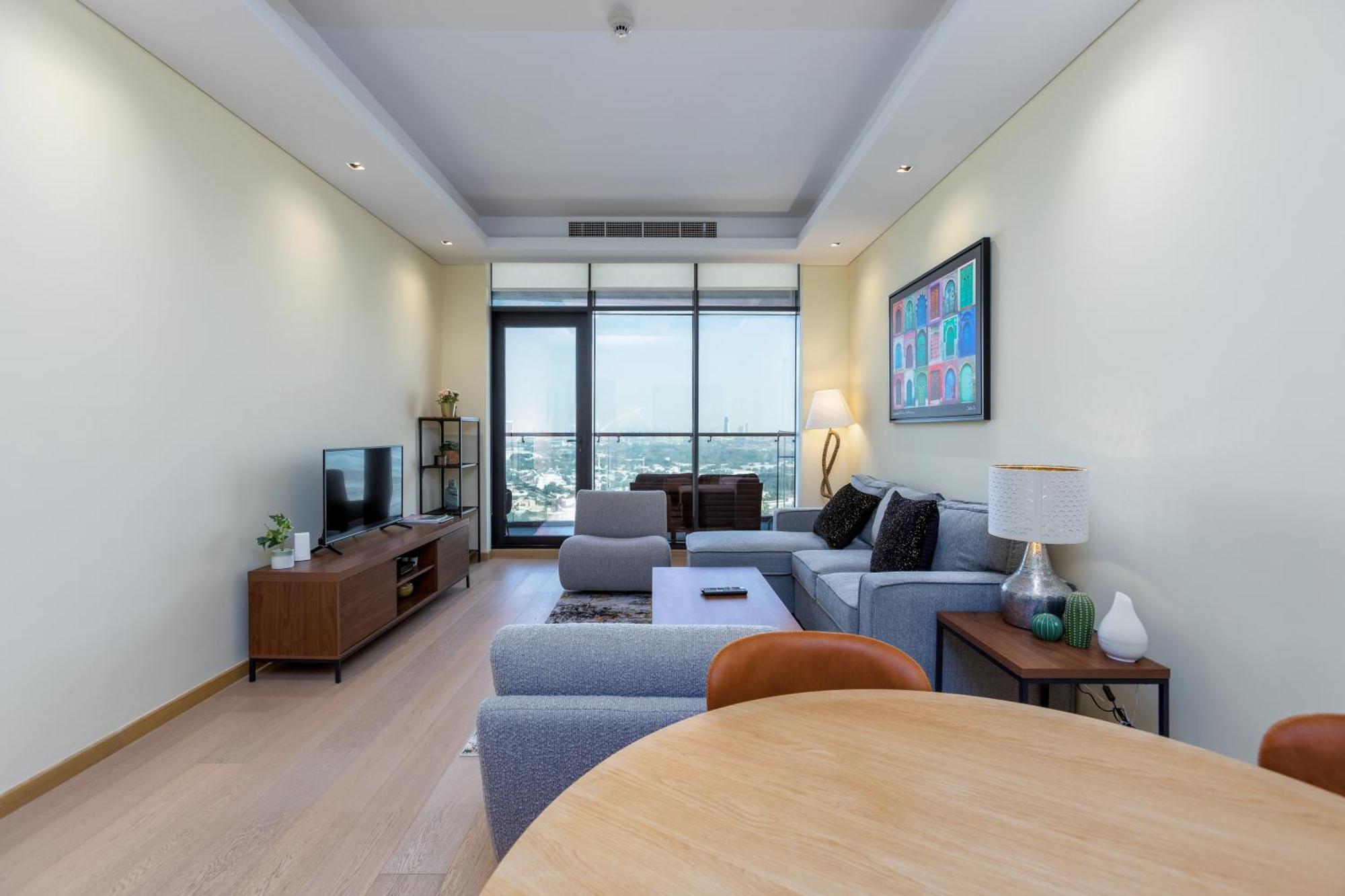 Modern 1br Apartment, High Floor, Near Mall *