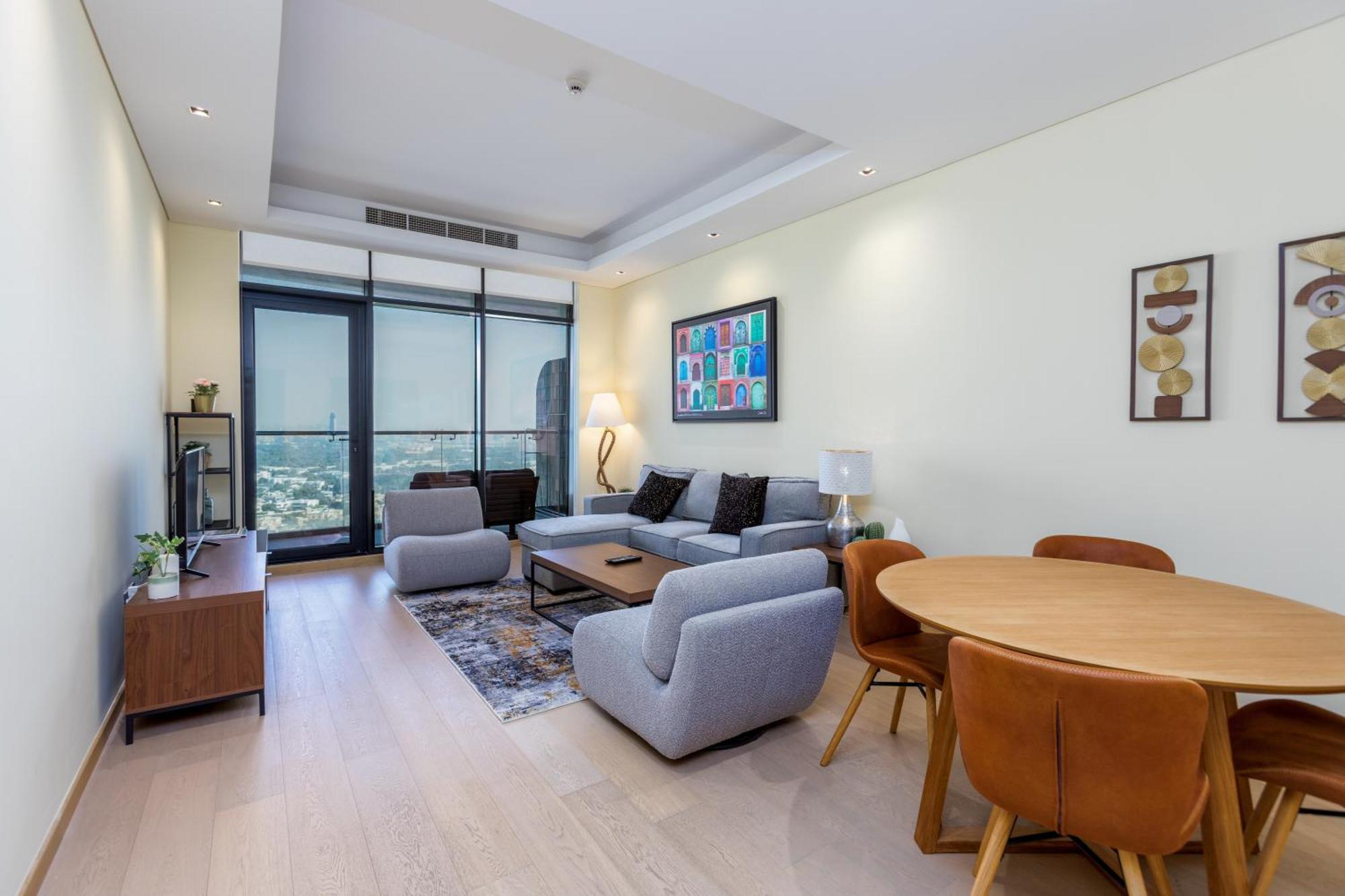 Modern 1br Apartment, High Floor, Near Mall * Dubai
