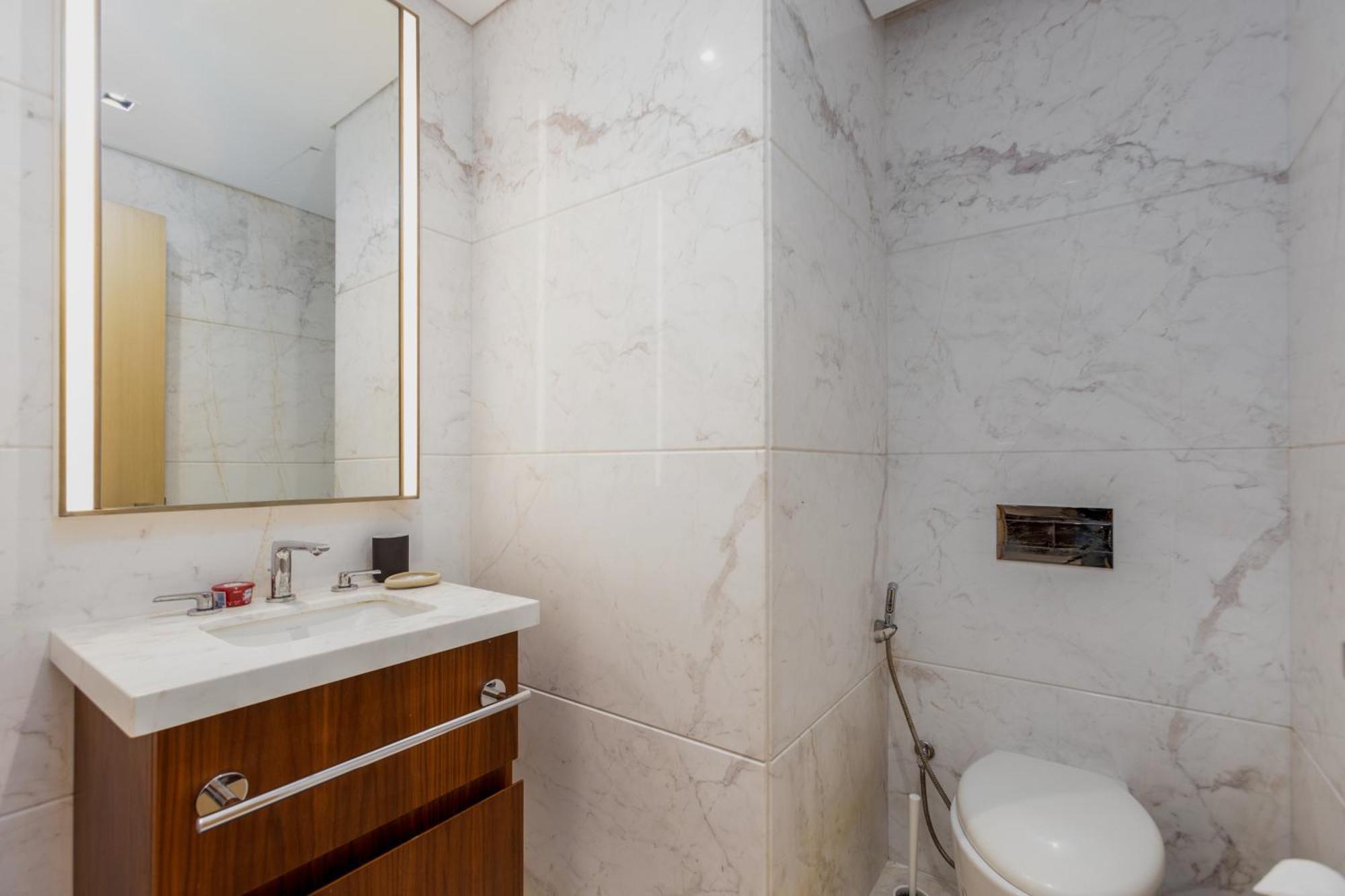 Apartment Modern 1br Apartment, High Floor, Near Mall *