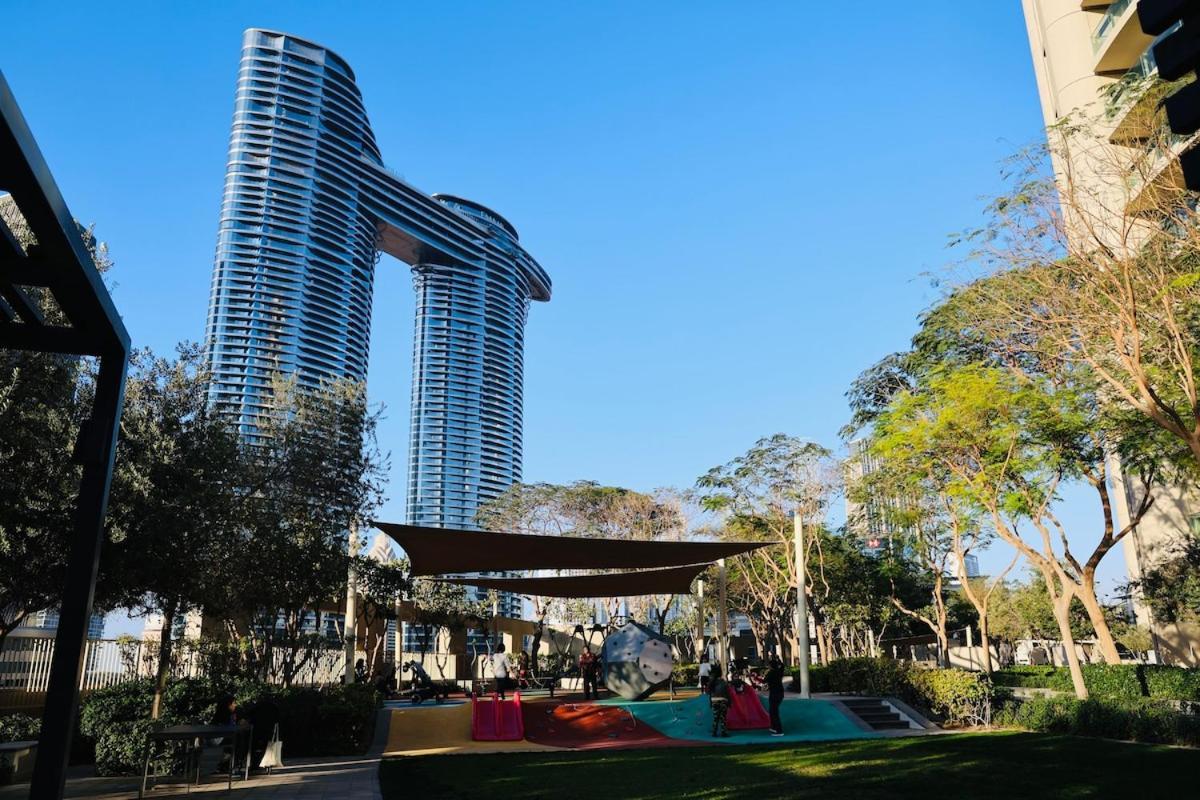 Nivis Find-burj Vista-direct Access To Mall Dubái