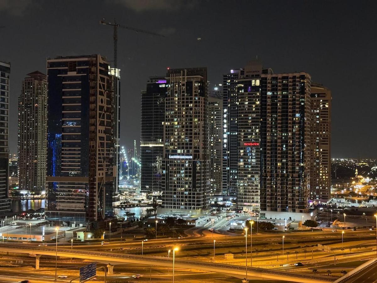 Luxurious Marina * Dubai