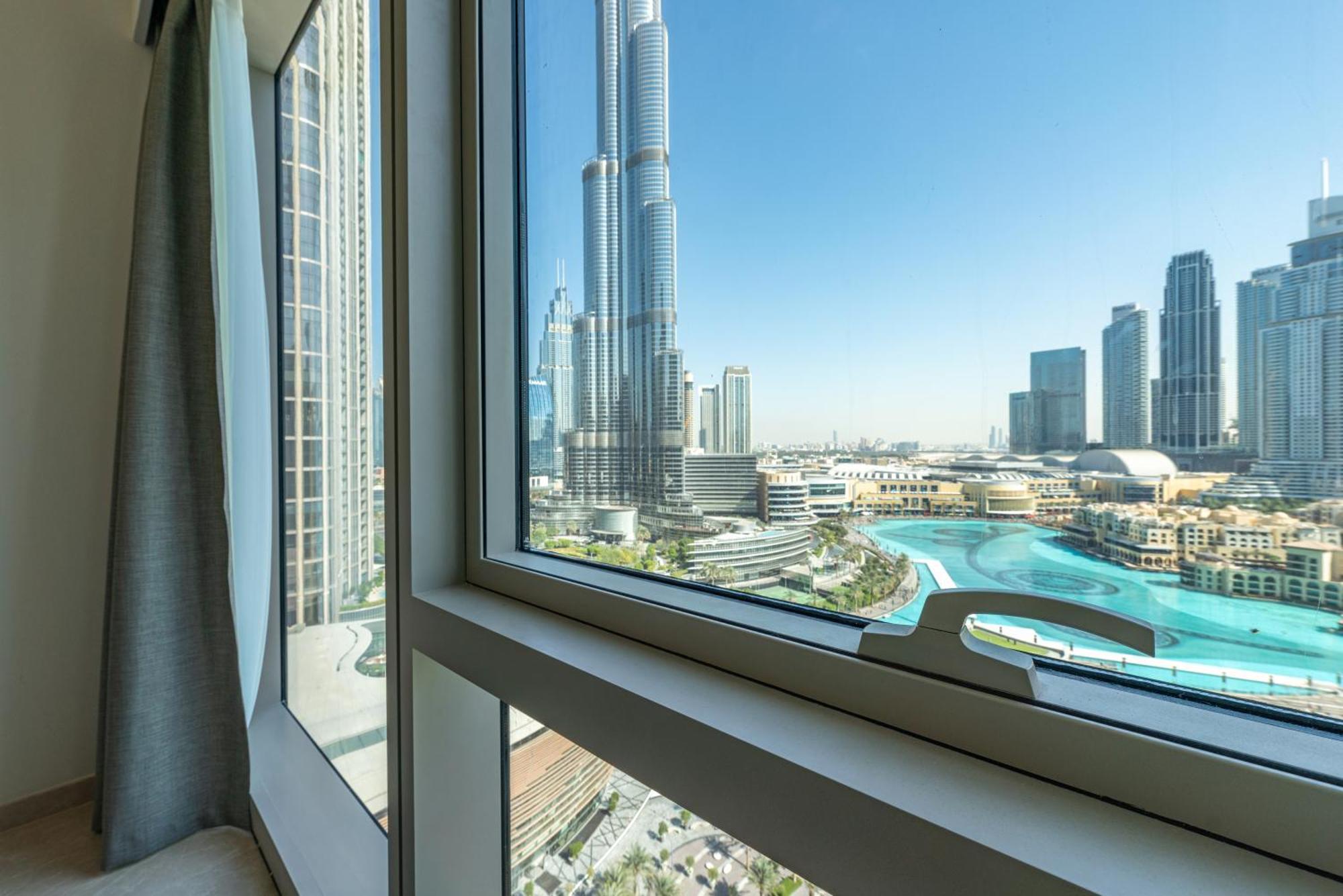 Skyline Majesty - Luxury Living With Full Burj Khalifa & Fountain Views - 1703 Dubaï