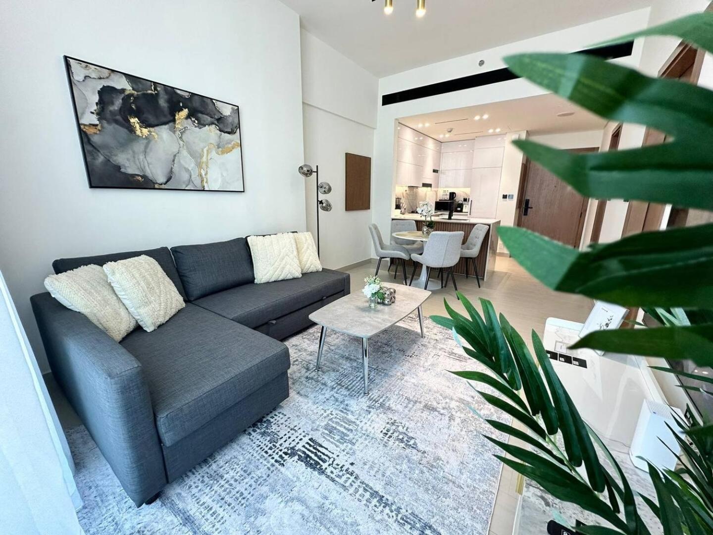 Appartement Cozy Modern 1-bedroom In Jvc *