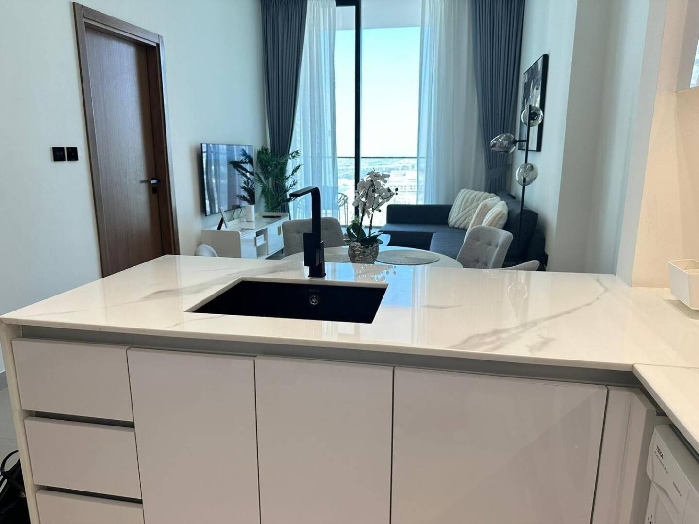 Cozy Modern 1-bedroom In Jvc Appartement