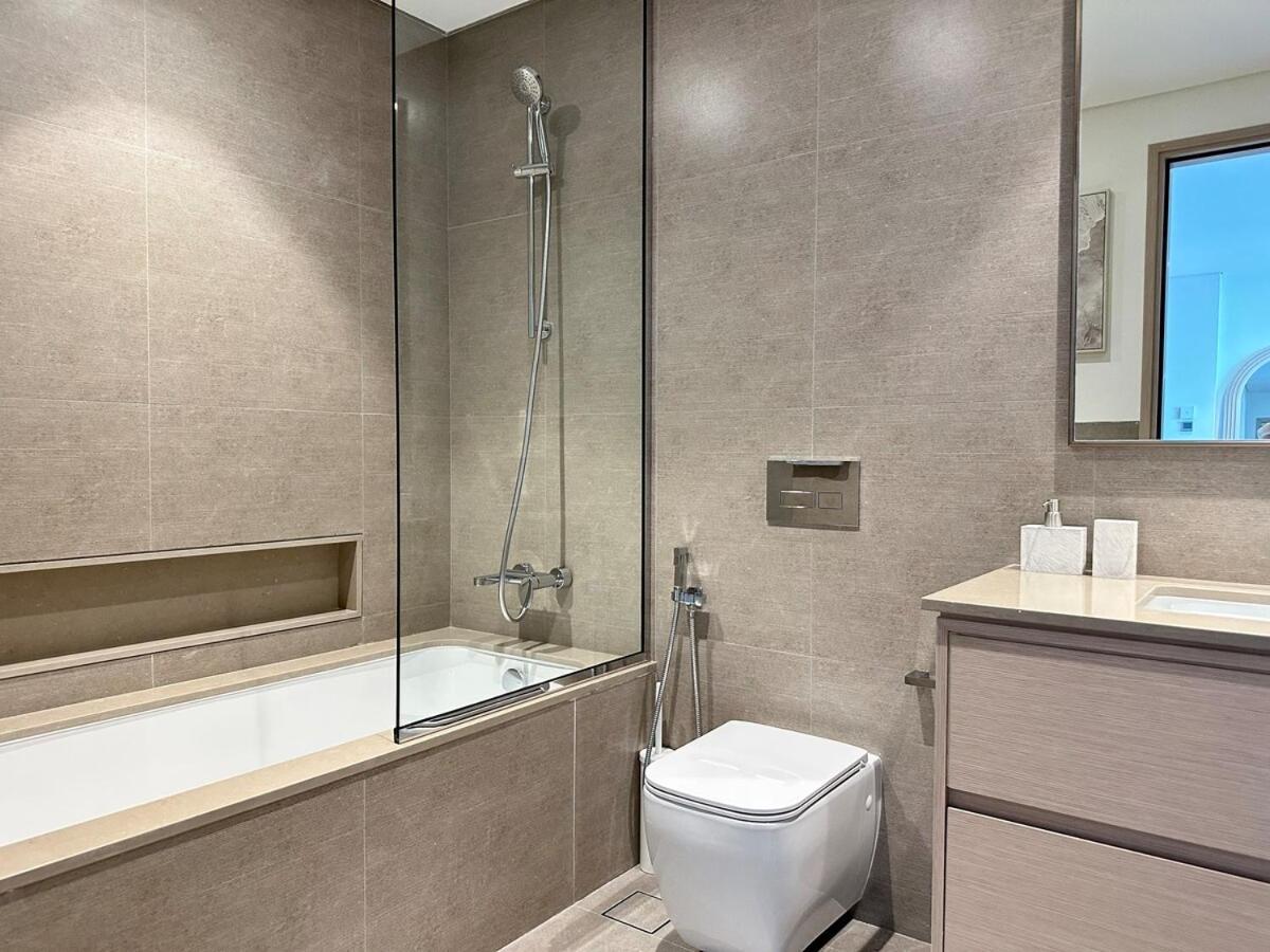 Apartment Dar Vacation -stylish And Modern 1bdr, Near Burj Khalifa Dubai