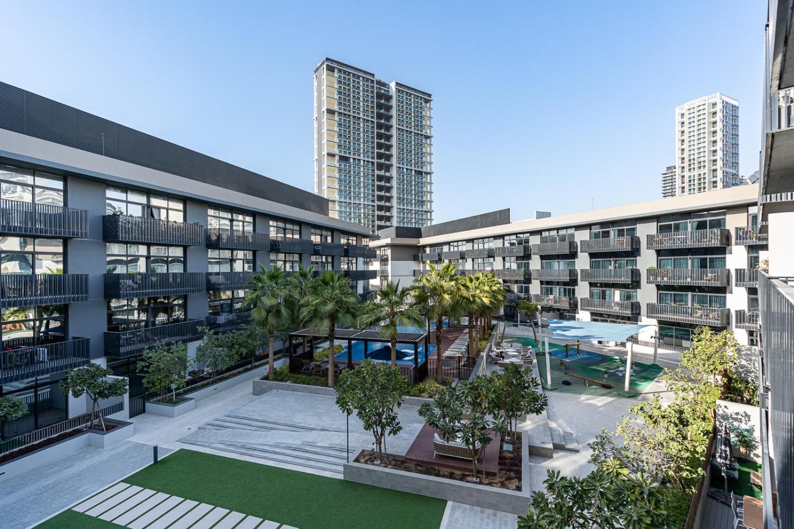 Stylish 1br With Gym, Pool & Private Parking Apartamento Dubái