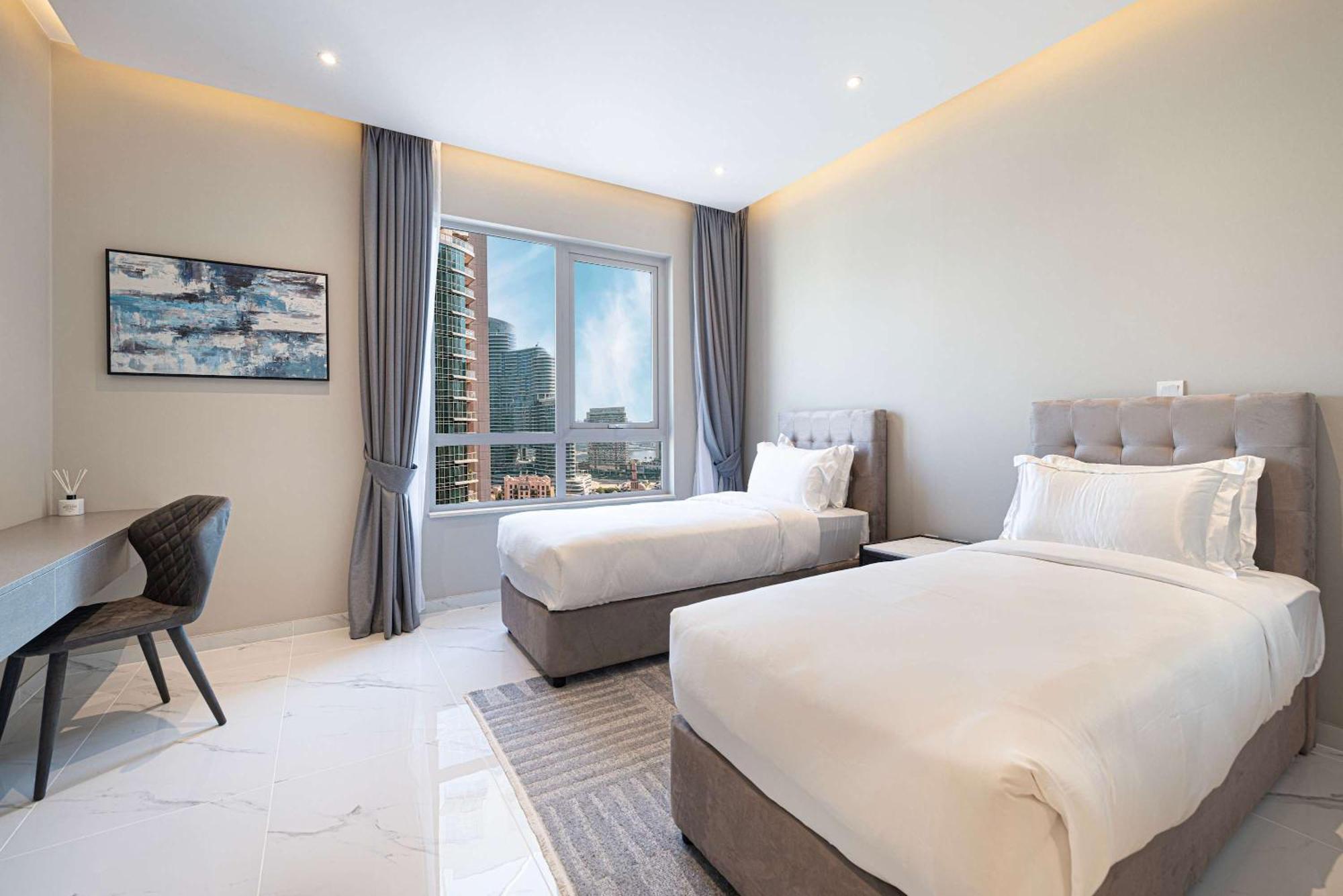 Downtown Sanctuary Iconic Burj Views & Luxury Living Appartement Dubaï