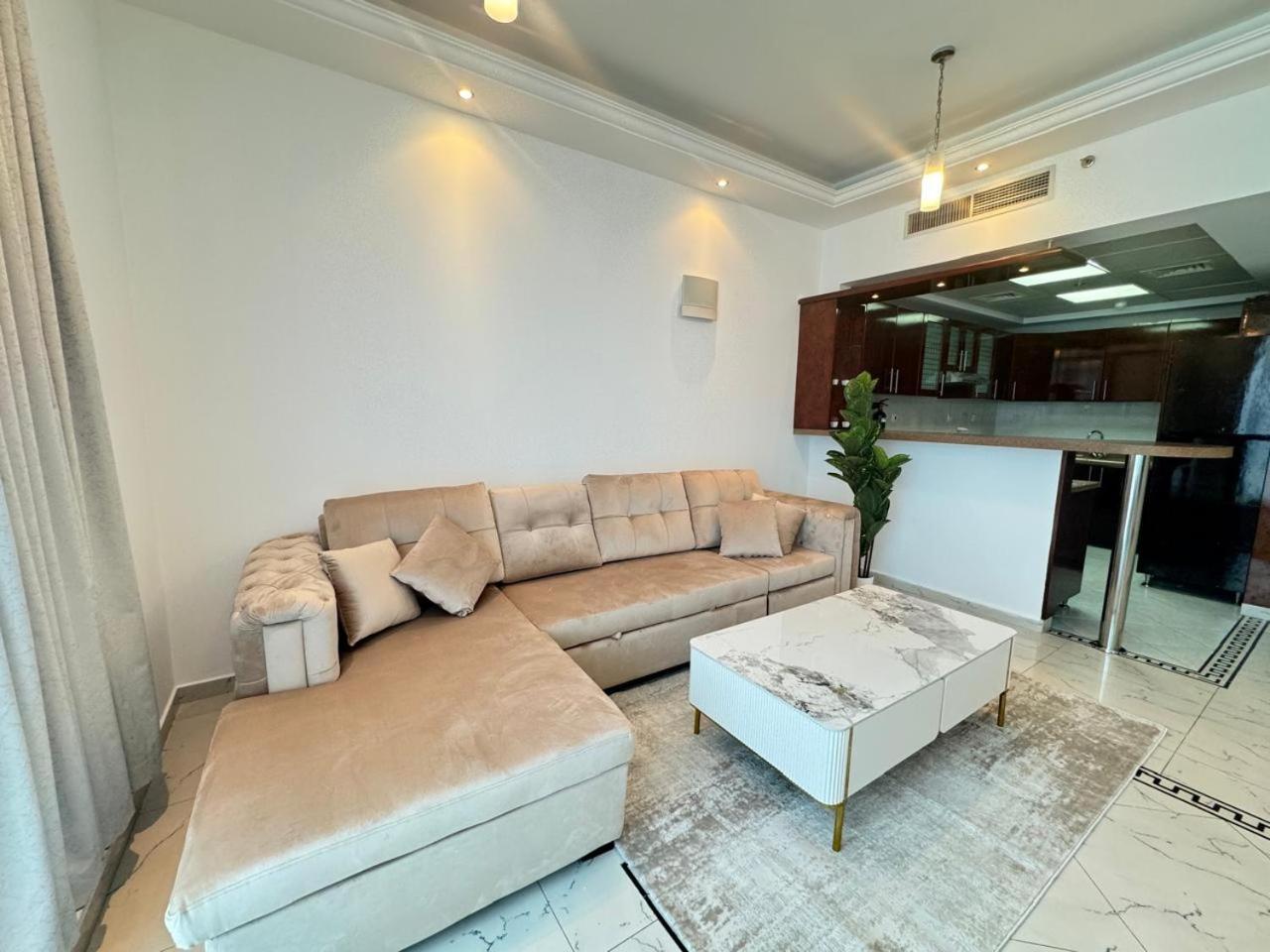 Opal Tower, Marina Apartment Dubai