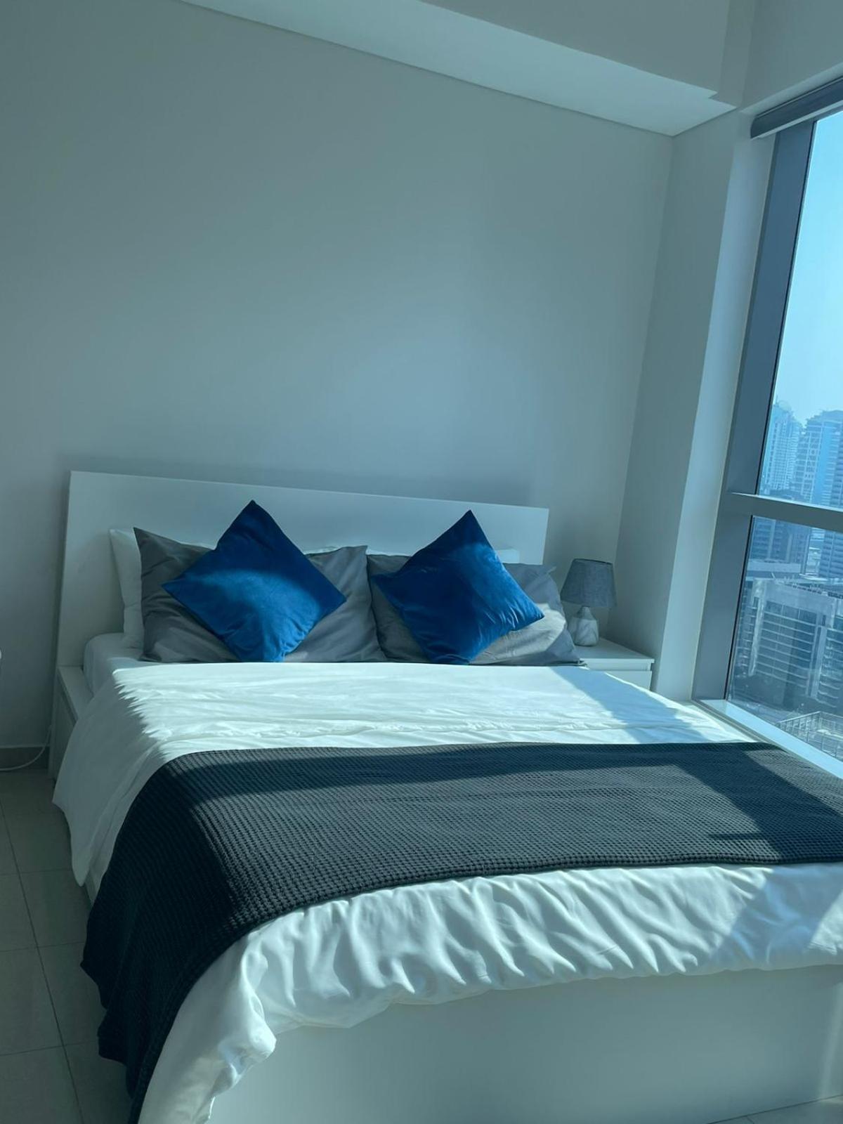 & View In The Center Of Marina Apartment *