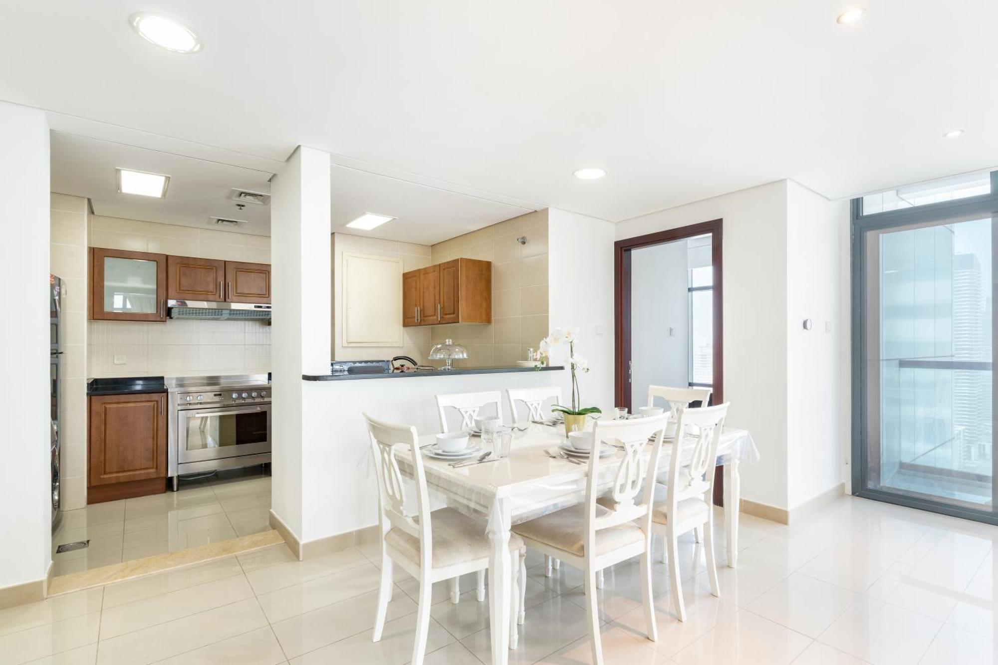 Scenic View 2br Near Metro In Cluster A, Jlt - Allsopp&allsopp Dubái