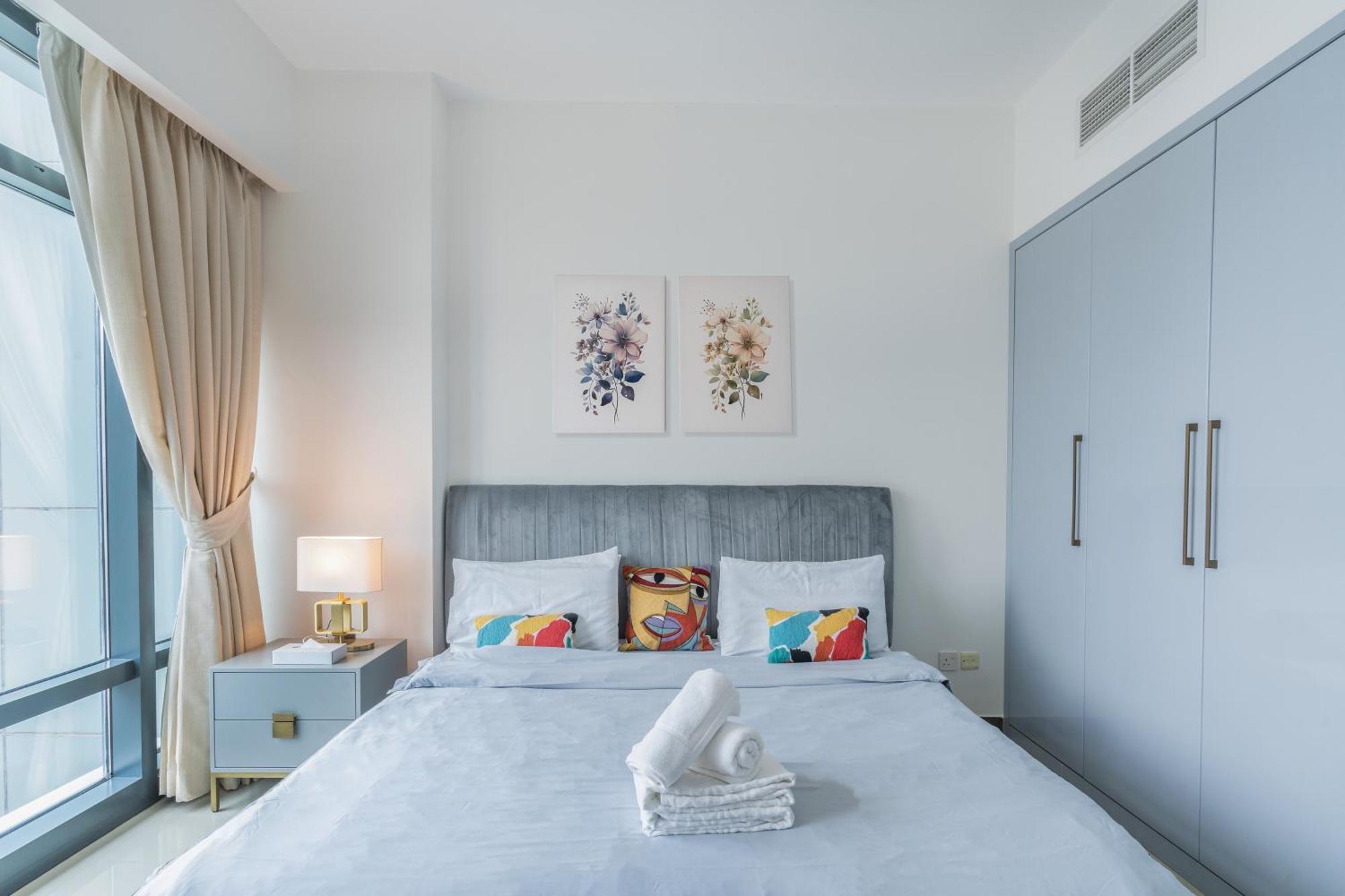 Scenic View 2br Near Metro In Cluster A, Jlt - Allsopp&allsopp * Dubái