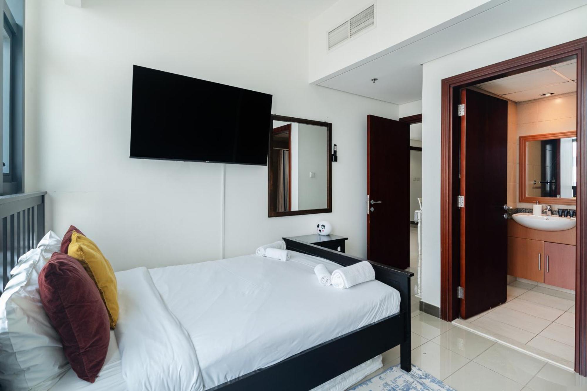 Scenic View 2br Near Metro In Cluster A, Jlt - Allsopp&allsopp Apartamento Dubái