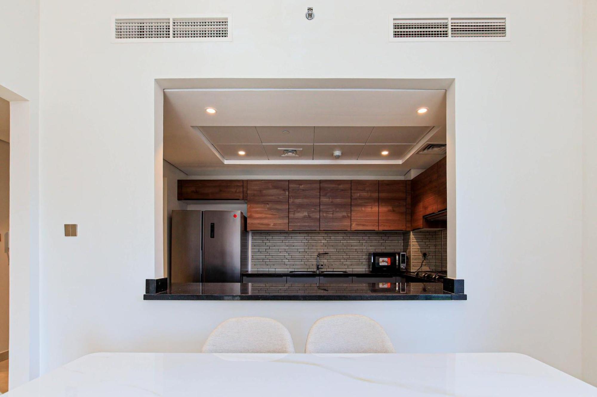 Bright And Spacious 2br With Maids In Eleganz Jvc *
