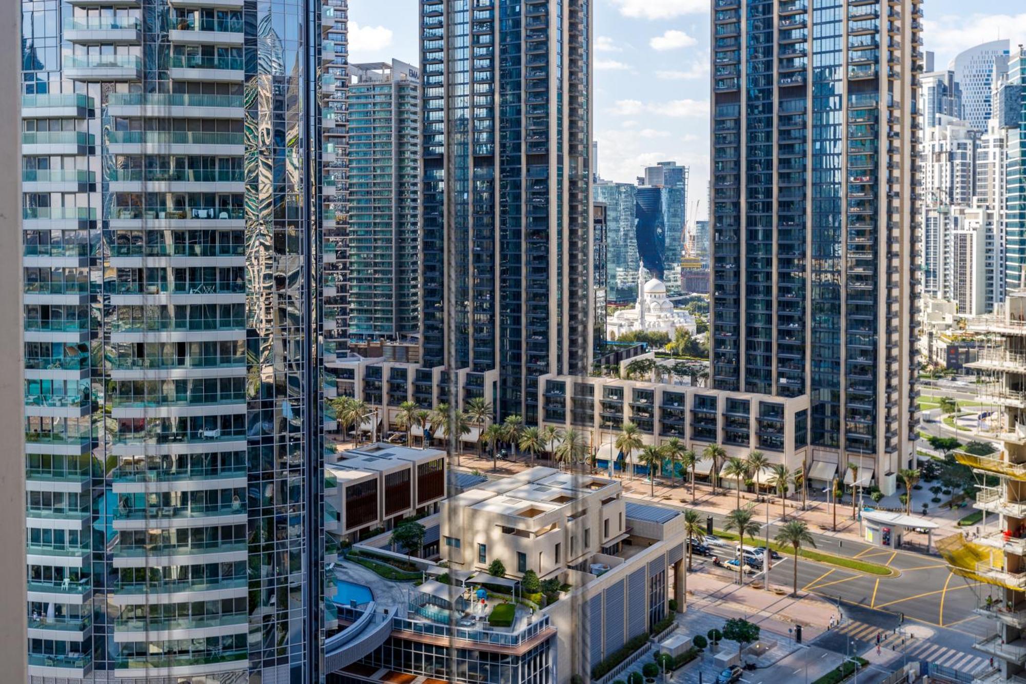 Near Burj Khalifa & Mall - 1br - Allsopp & Allsopp *