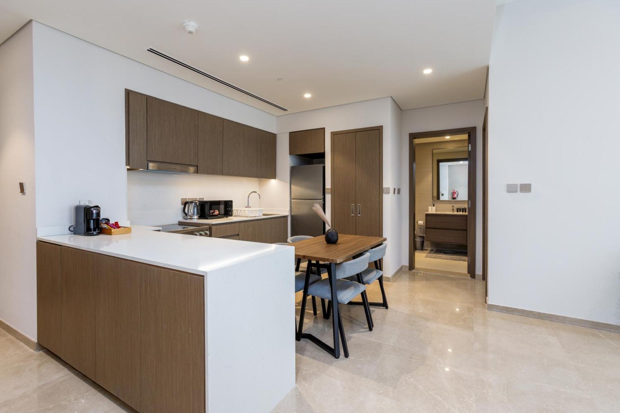 Near Burj Khalifa & Mall - 1br - Allsopp & Allsopp *