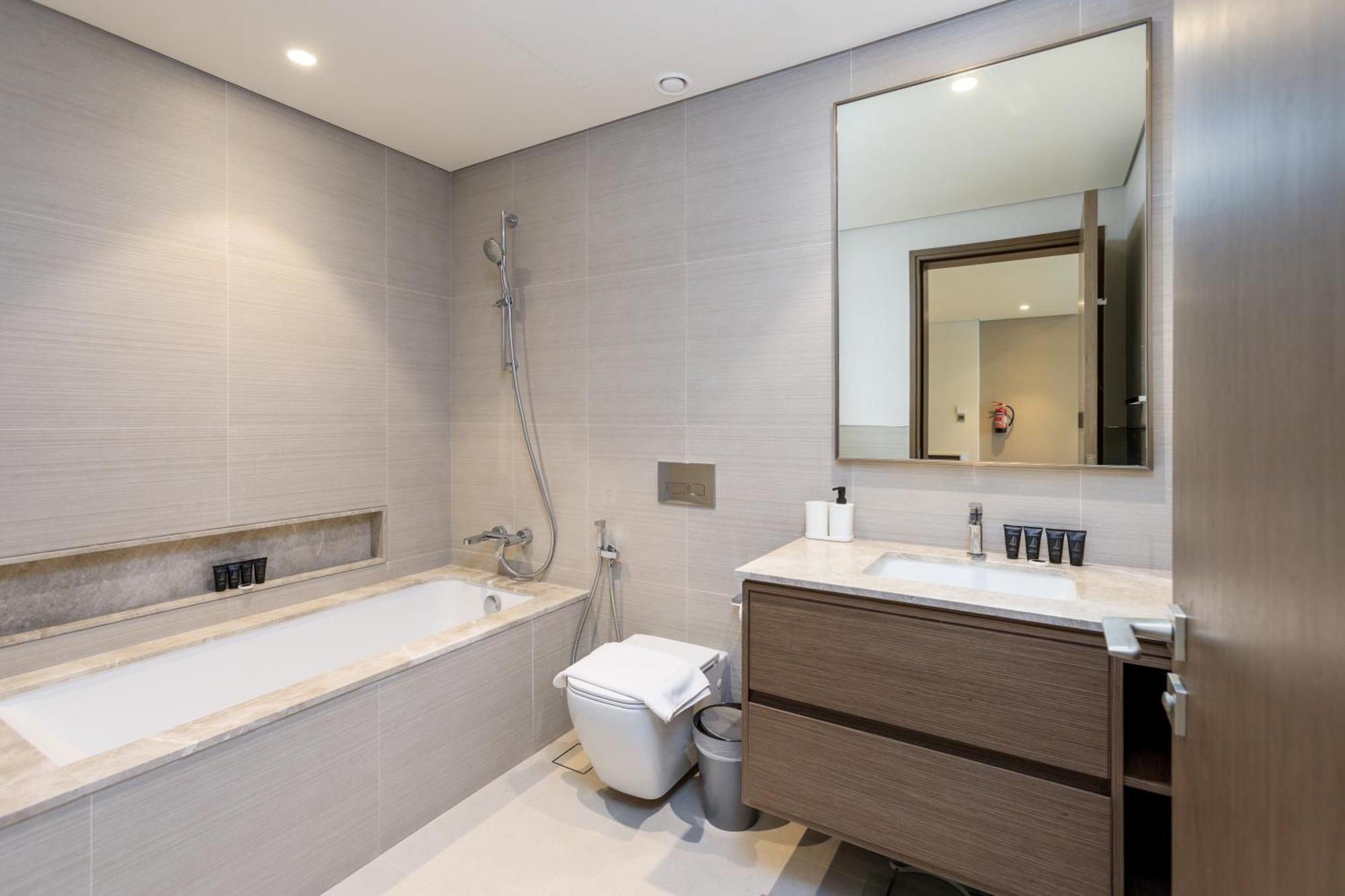 Near Burj Khalifa & Mall - 1br - Allsopp & Allsopp *