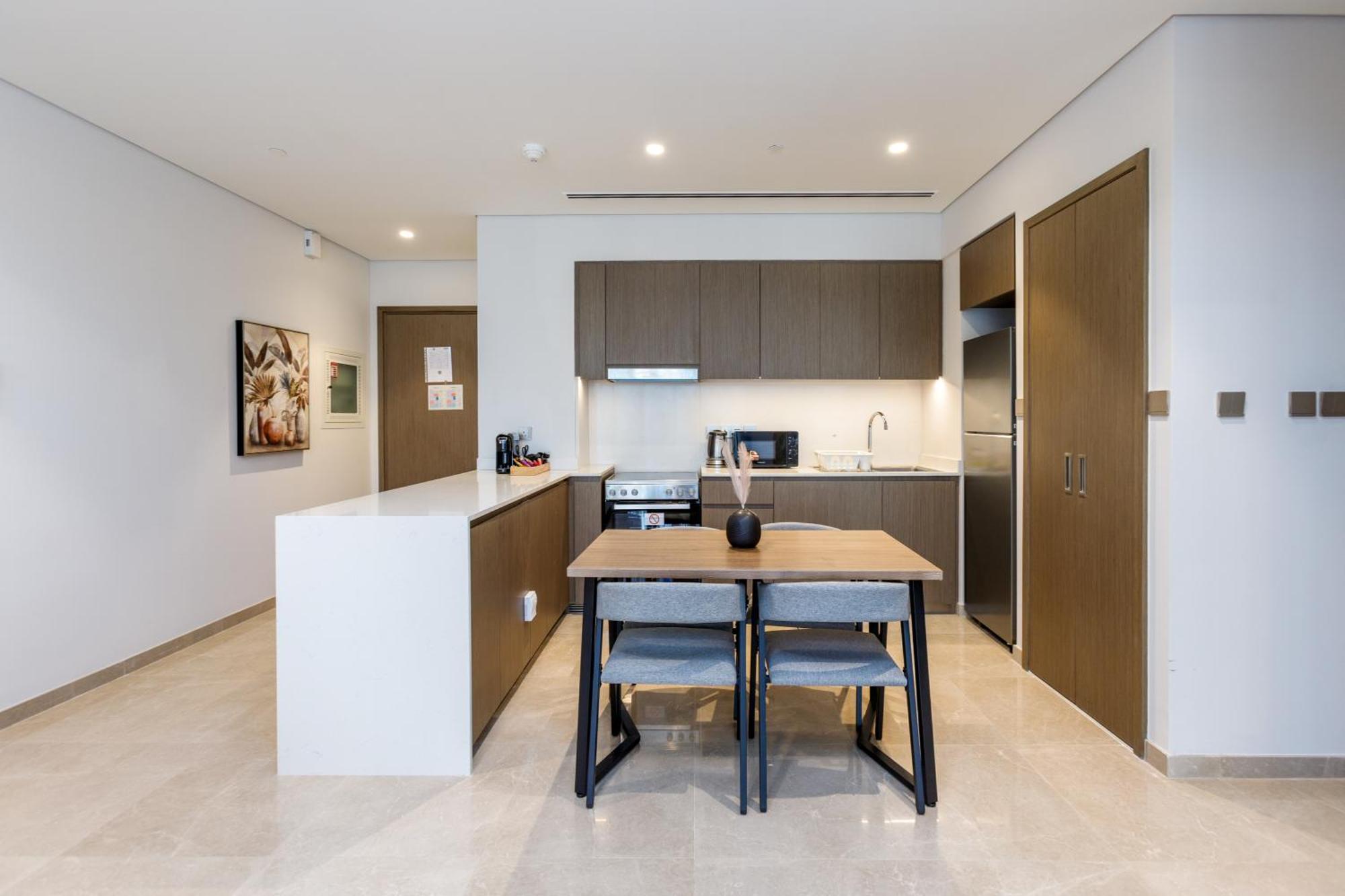 Near Burj Khalifa & Mall - 1br - Allsopp & Allsopp *
