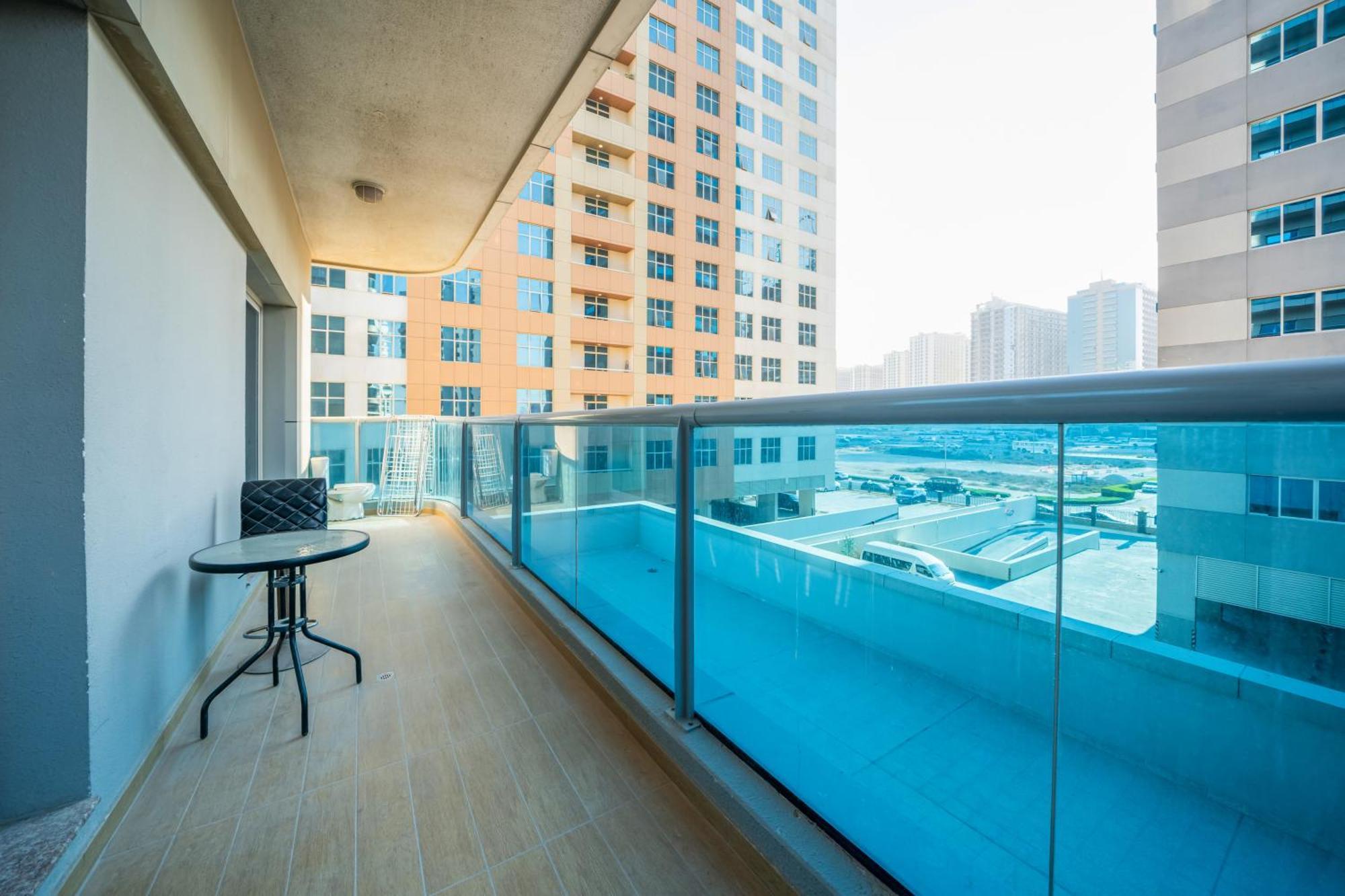 Live Spacious 3br En & Balcony Appartement *
