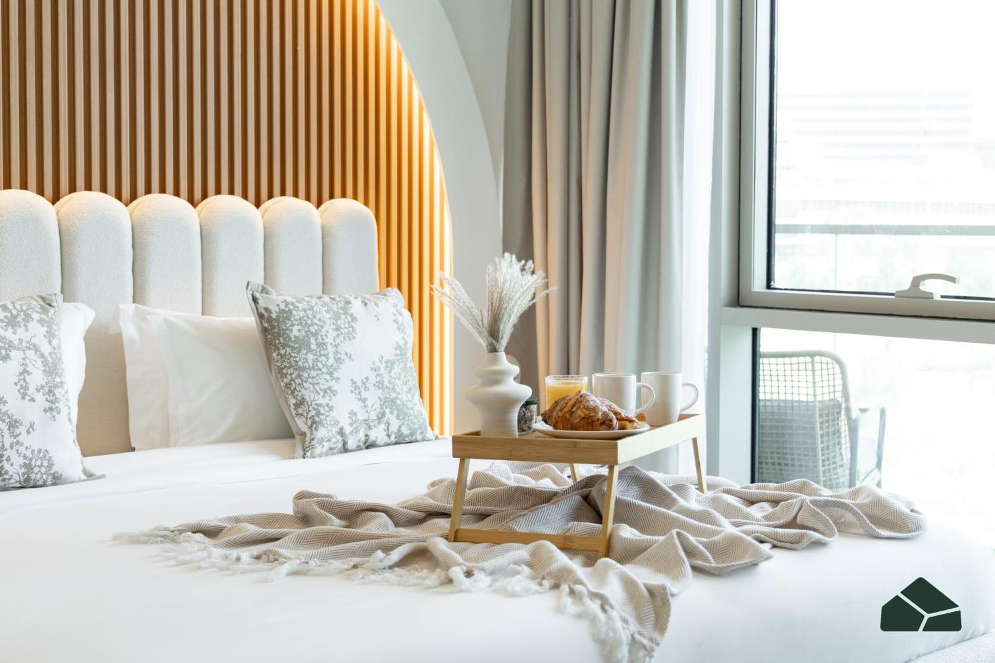 Grande Tranquil 2br Next To Opera By Bms