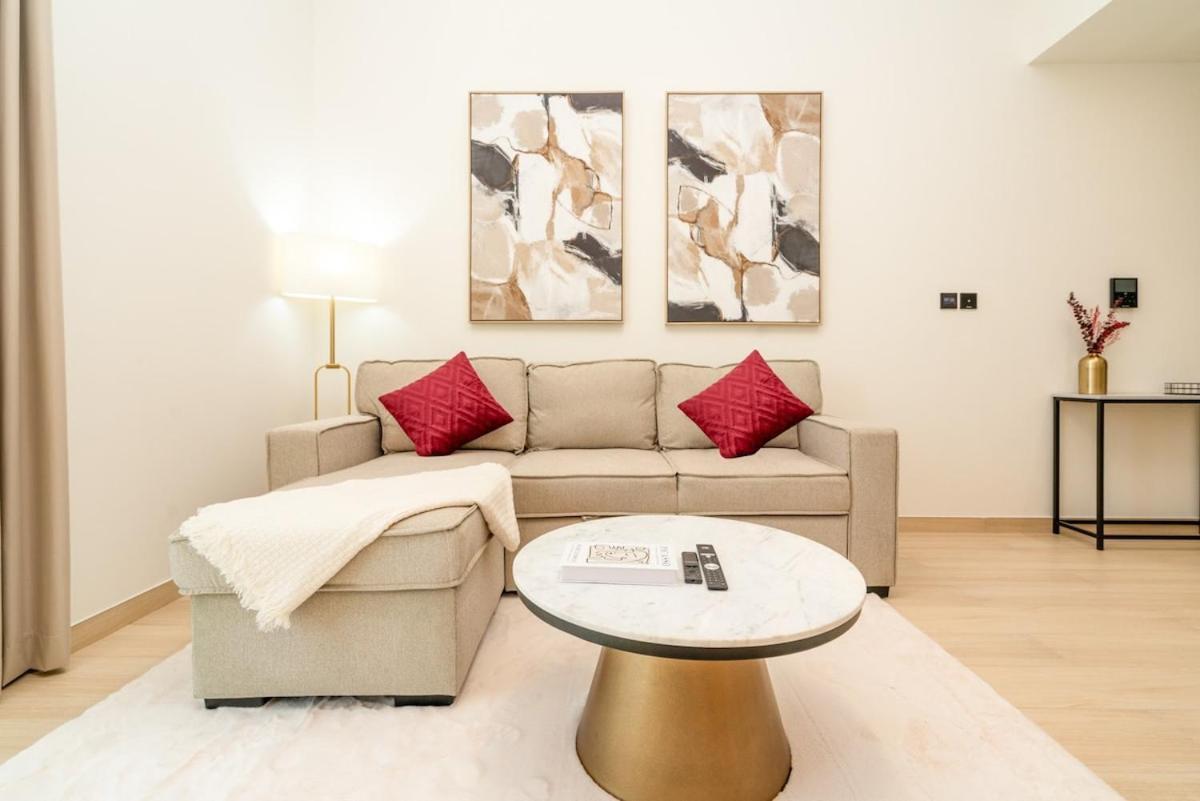 Luxury 1br In Jvc With Stunning Pool *