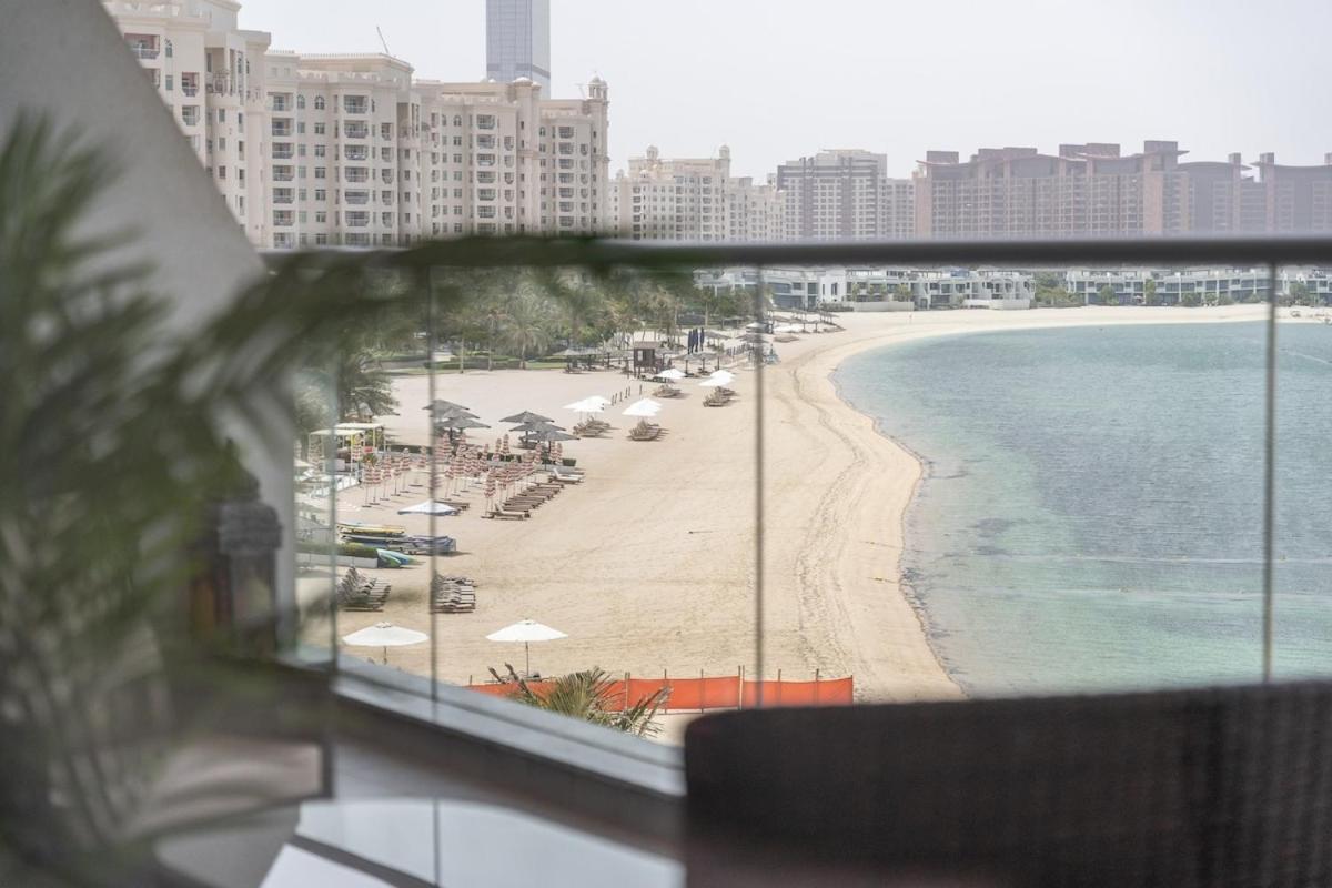 Peaceful And Airy 1-bedroom With The Palm View Apartament *