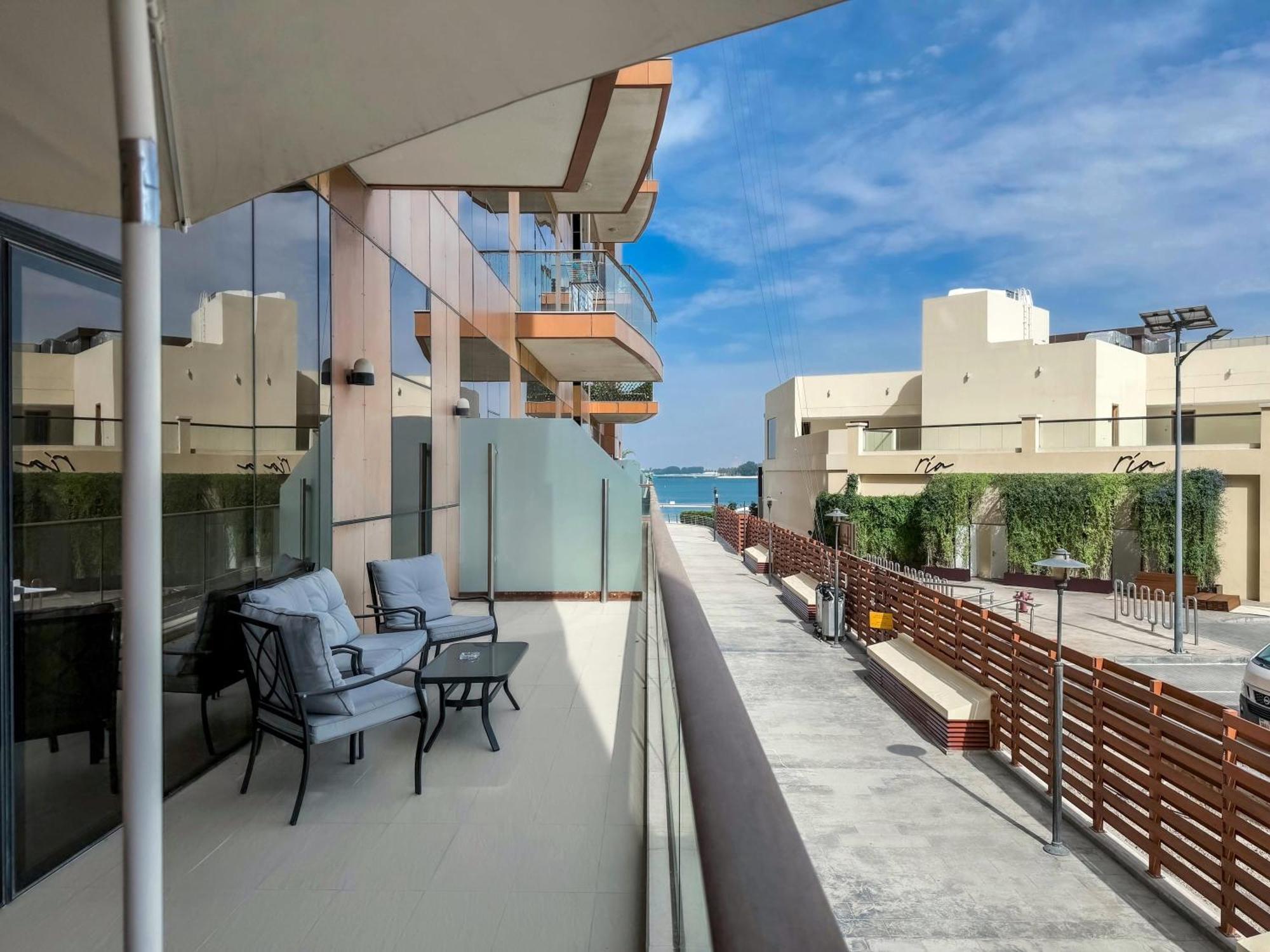 Apartment Modern Beachfront 1br - Tiara *