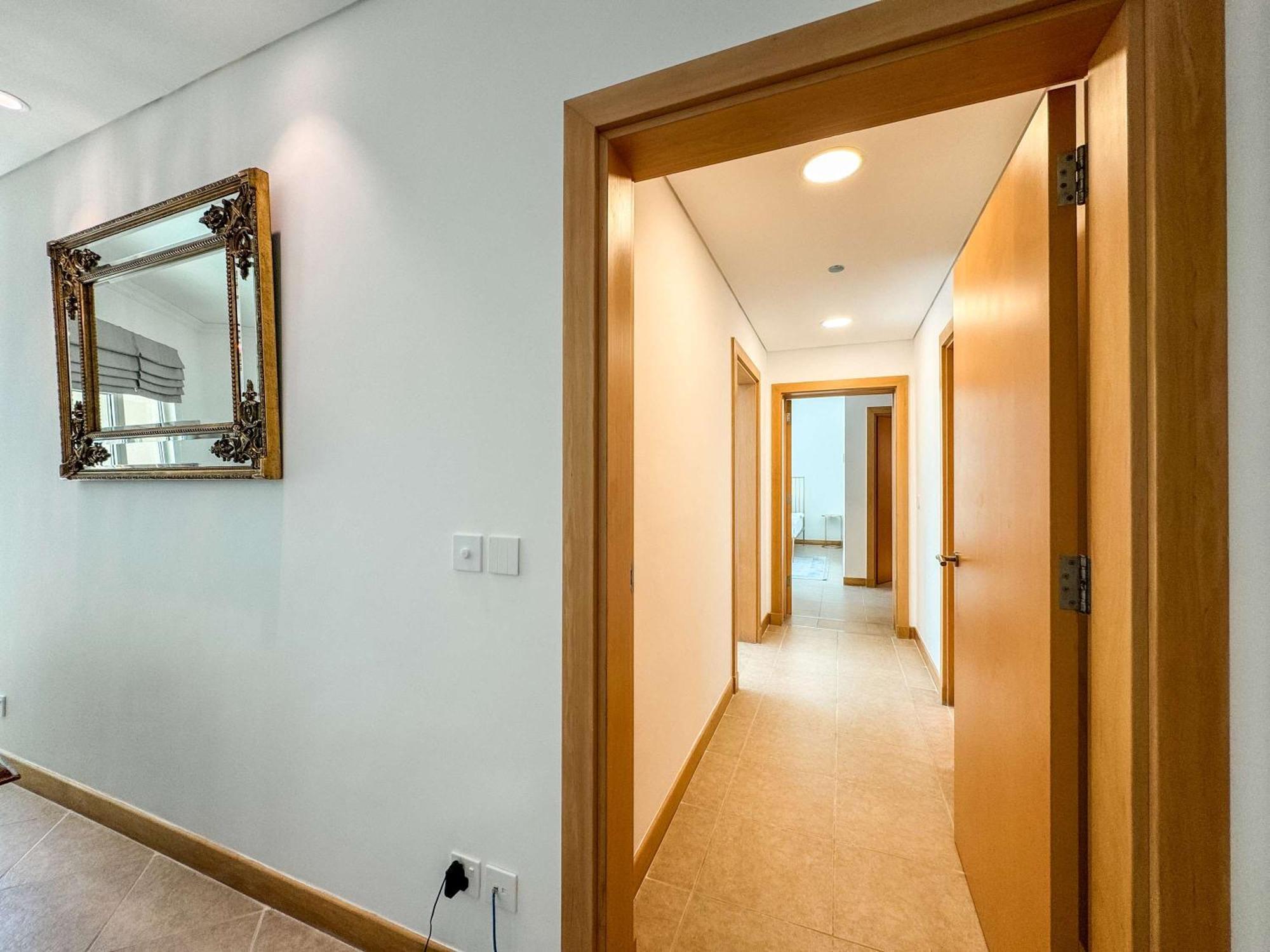 Upgraded 2br At The - Shoreline 1 * Dubaï