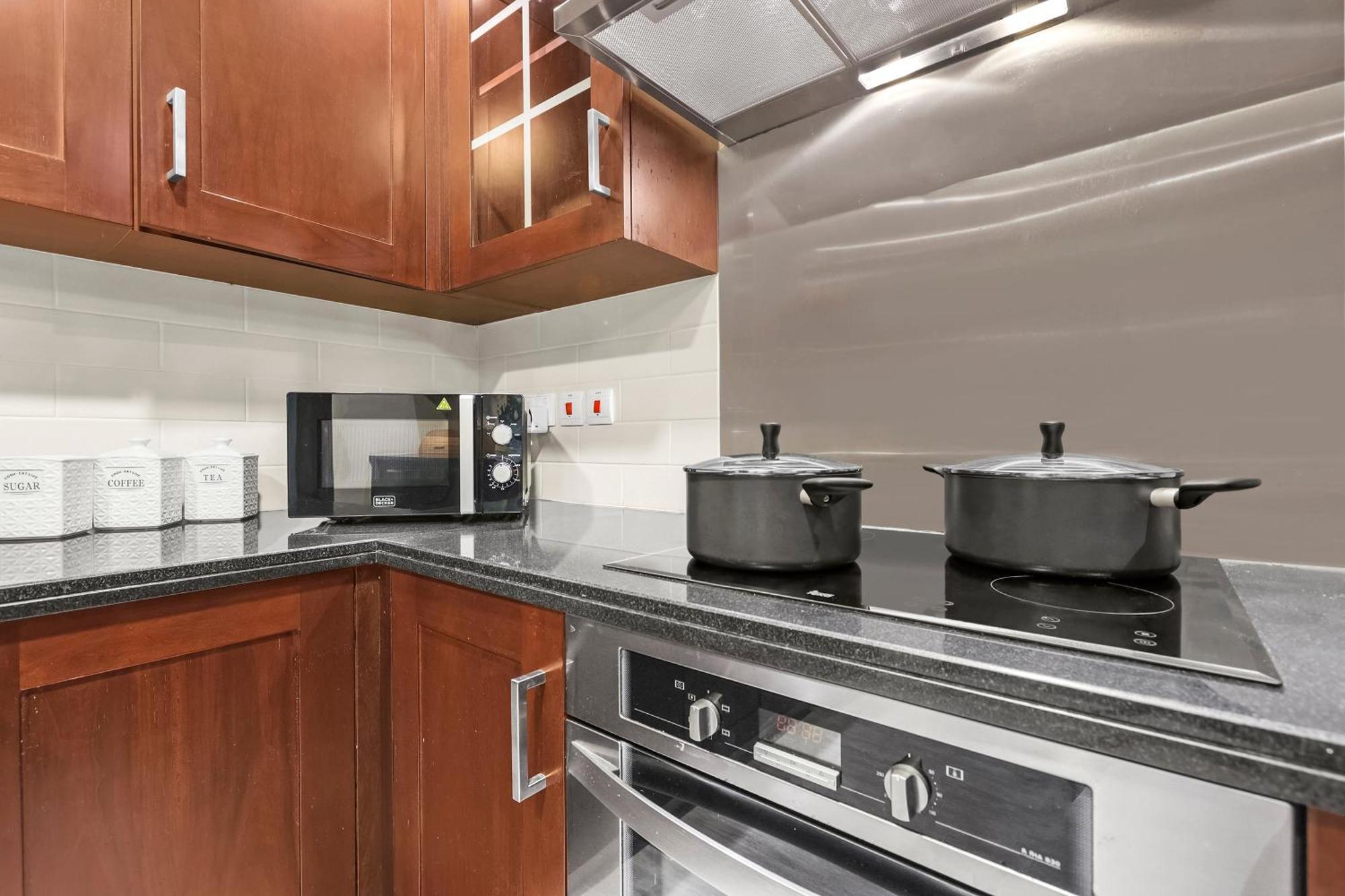 Luxury 2br Downtown Balcony With Burj And Fountain Views