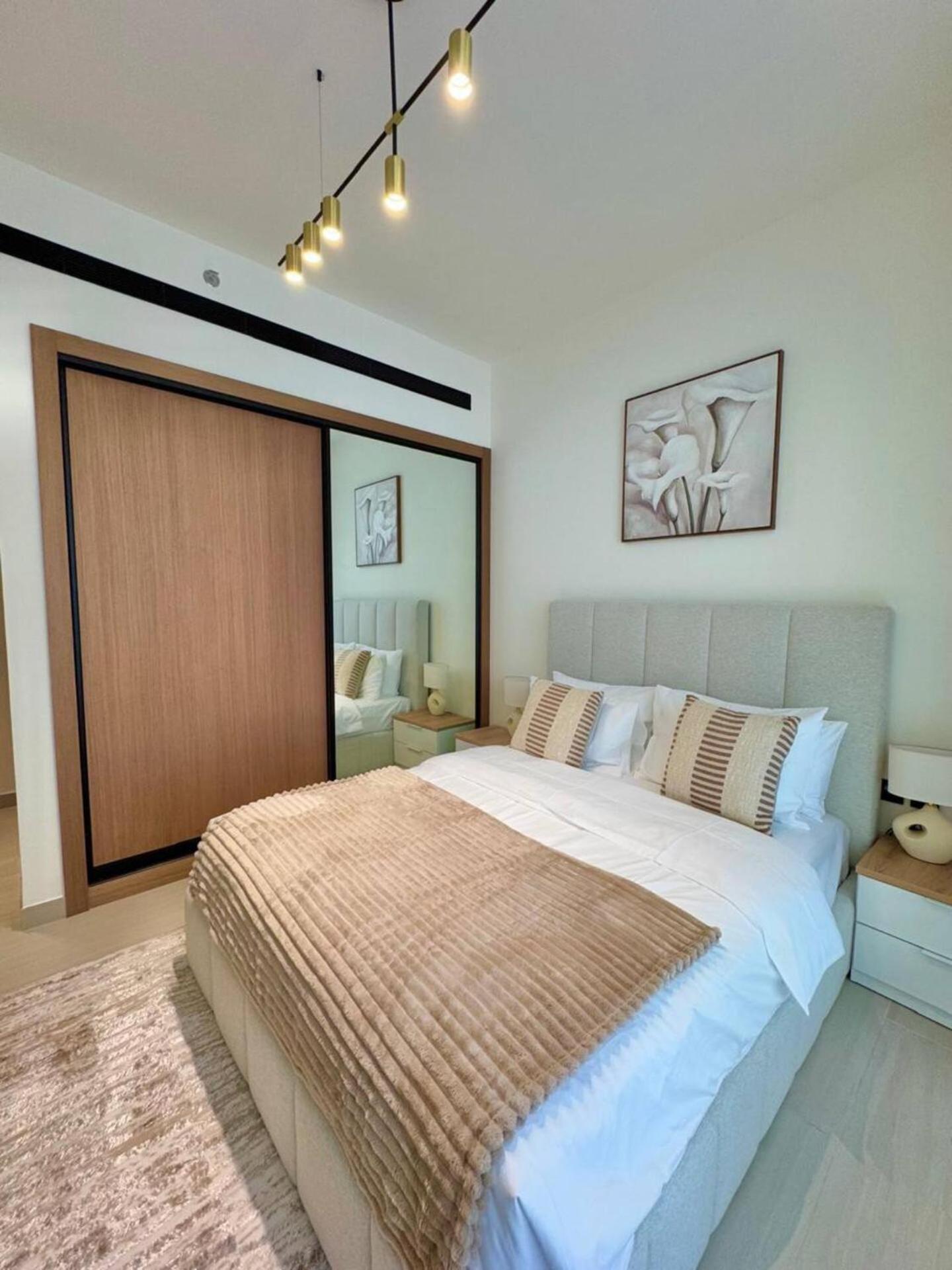 Spacious 1br In Jvc With Big Balcony Appartement