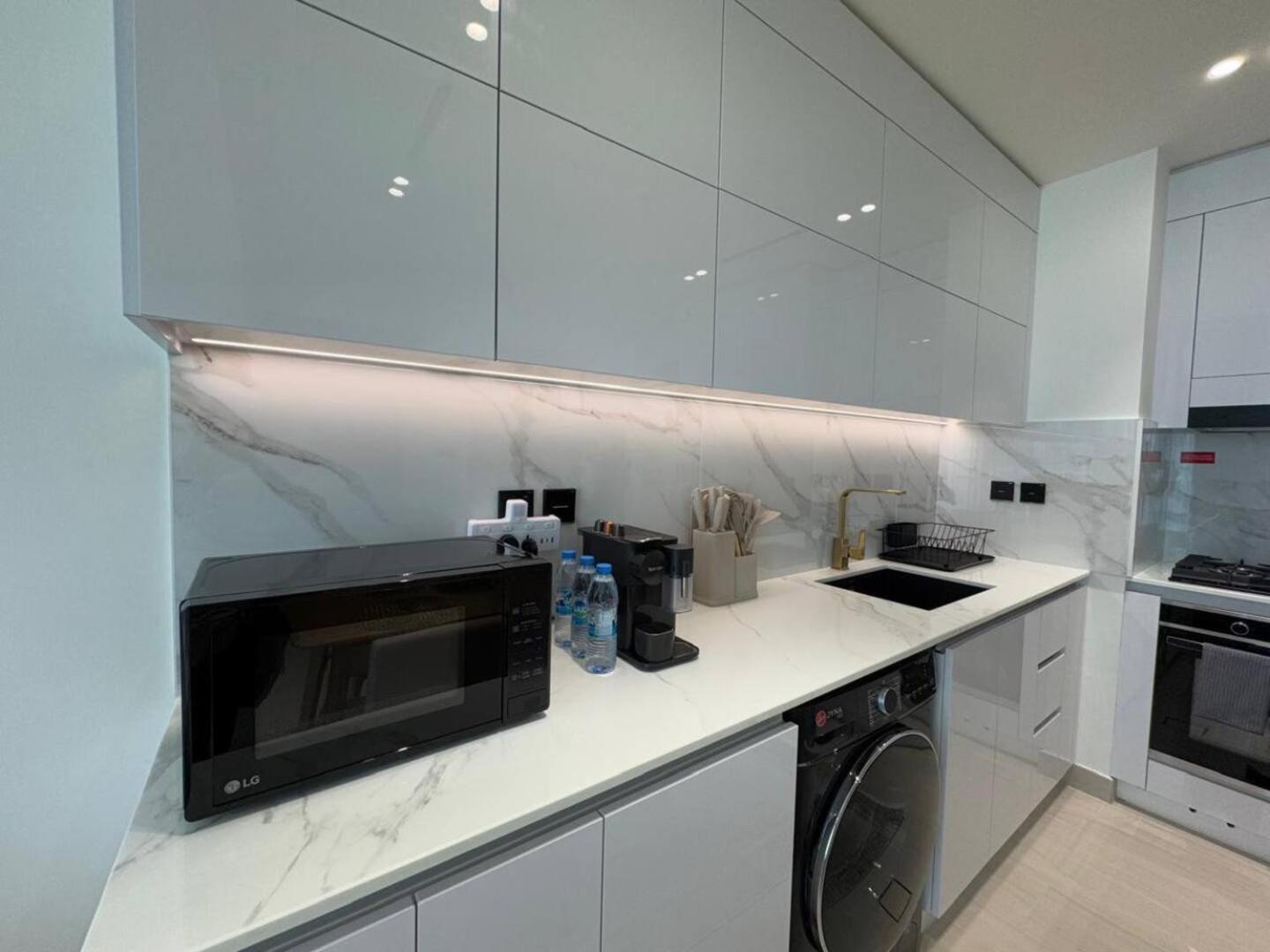 Appartement Spacious 1br In Jvc With Big Balcony *