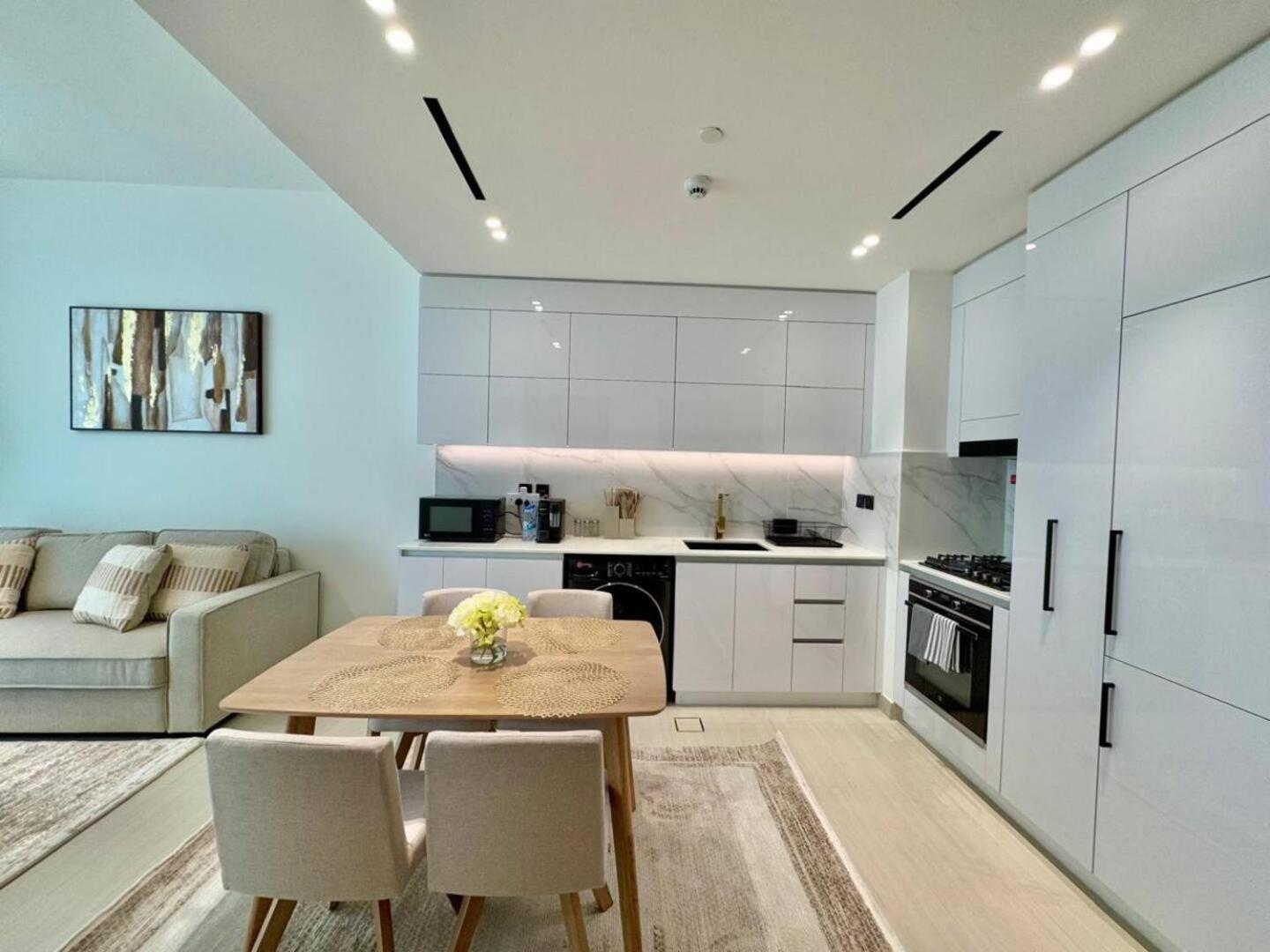 Spacious 1br In Jvc With Big Balcony Appartement *