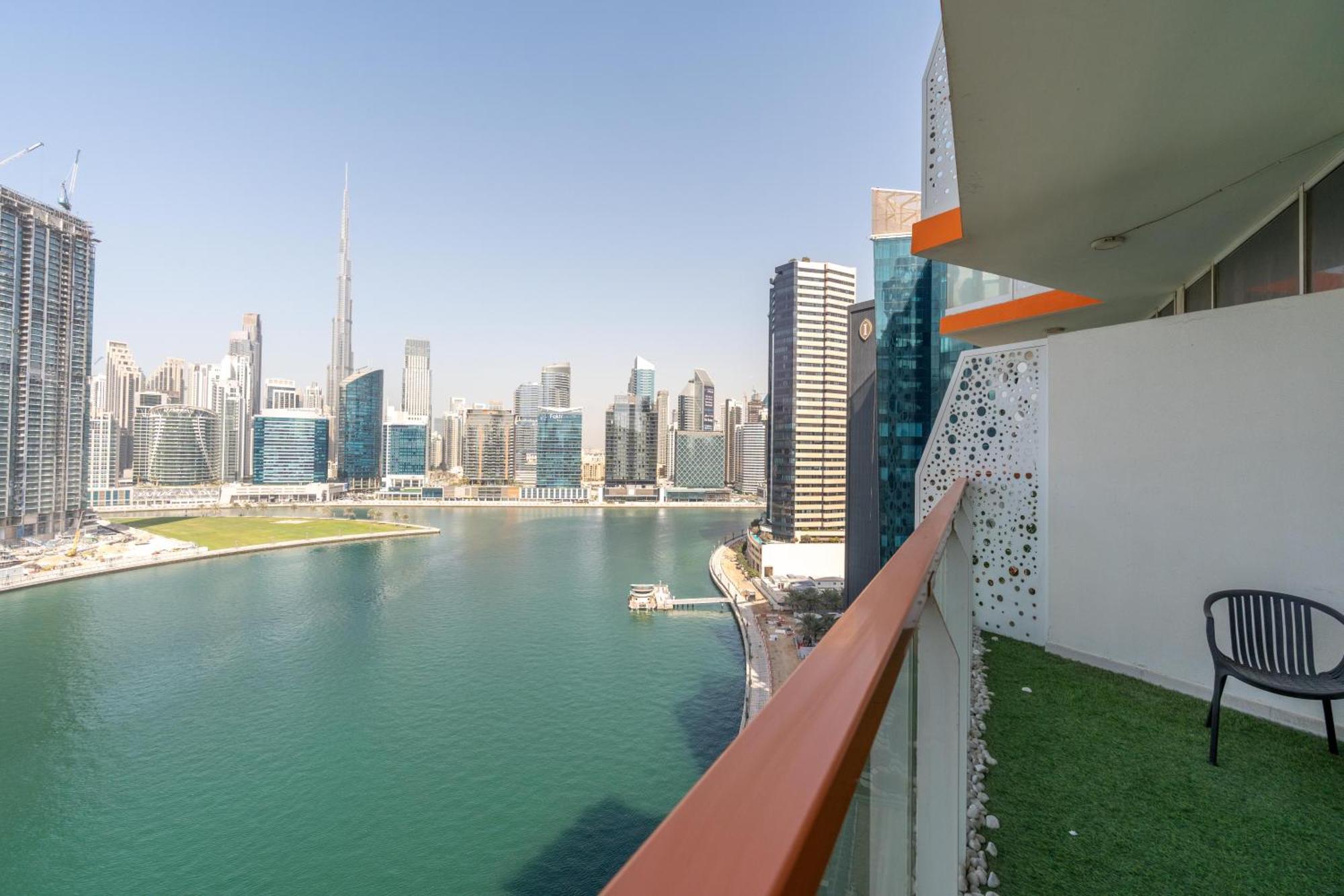Bespoke Homes - With Canal Views In Millenium Binghatti Residences Apartament