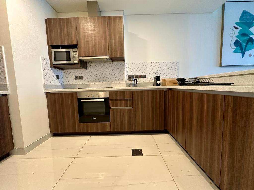 Dvr 1 Bedroom In Awani Palm View Appartement *