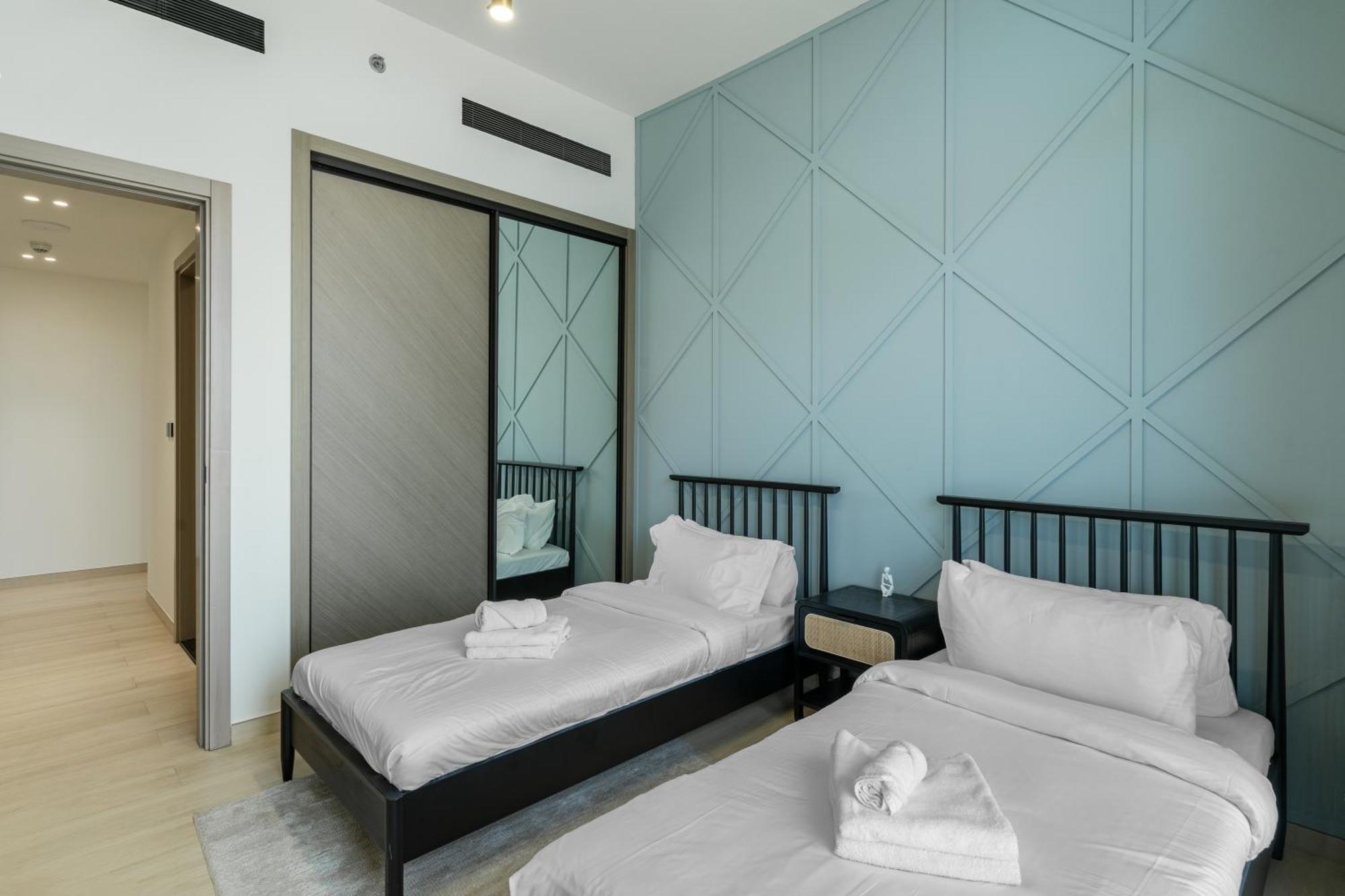 Stylish 3 Bedroom In Jvc Lejlighed *