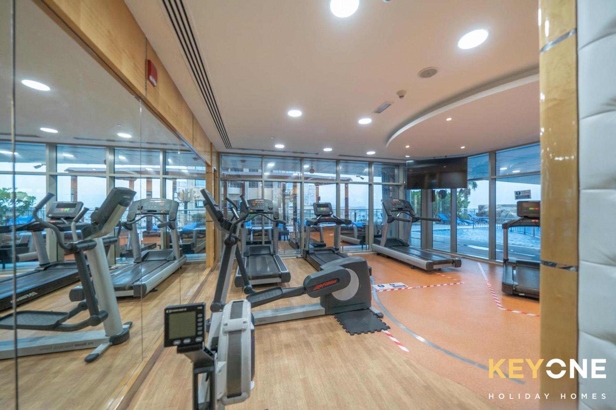 Captivating Sky & Sea Views In Two Bedroom Dubai