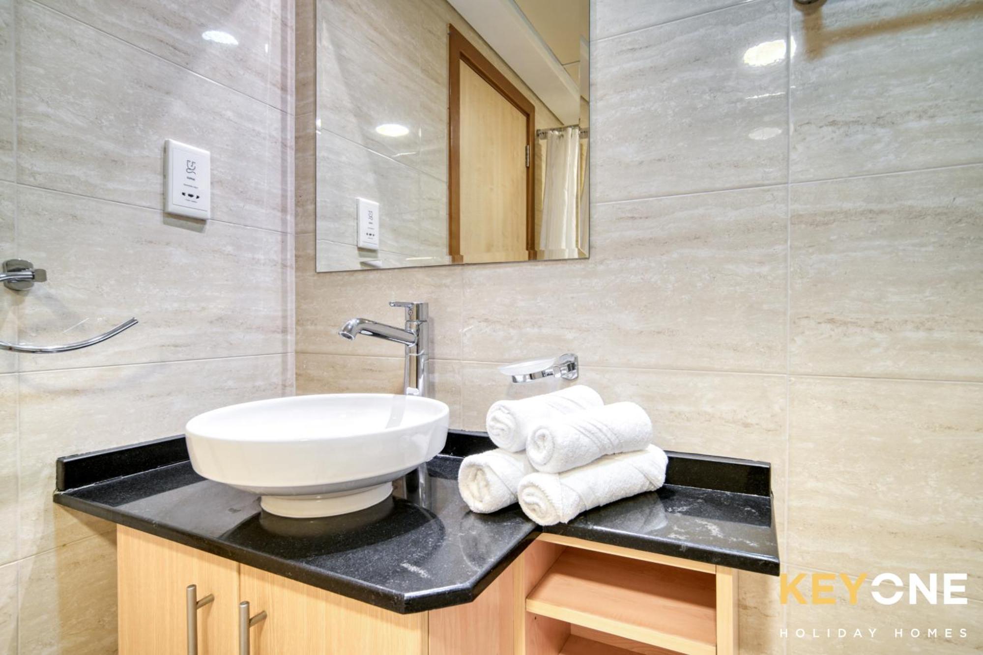 Captivating Sky & Sea Views In Two Bedroom Apartamento *