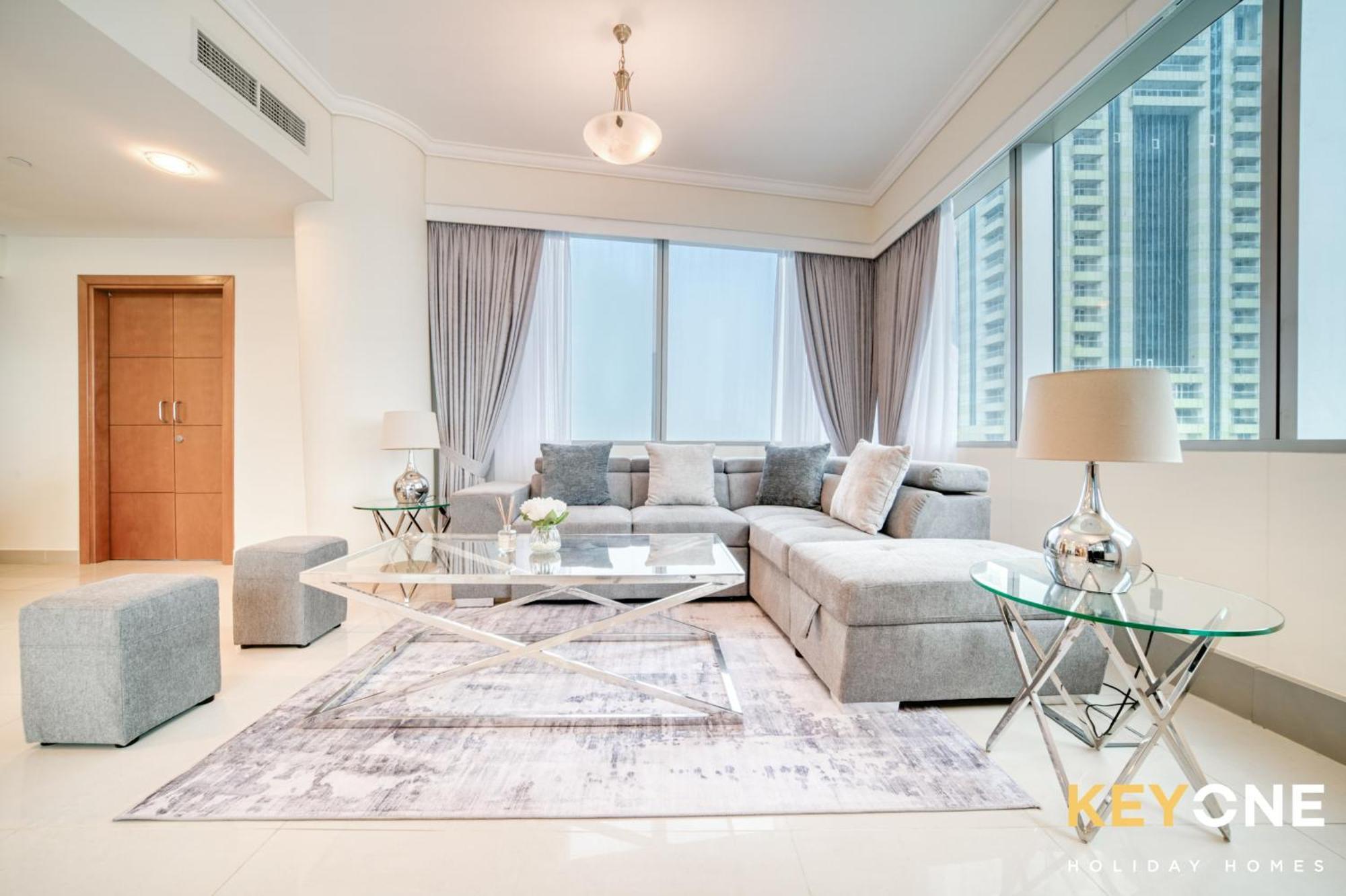 Captivating Sky & Sea Views In Two Bedroom *