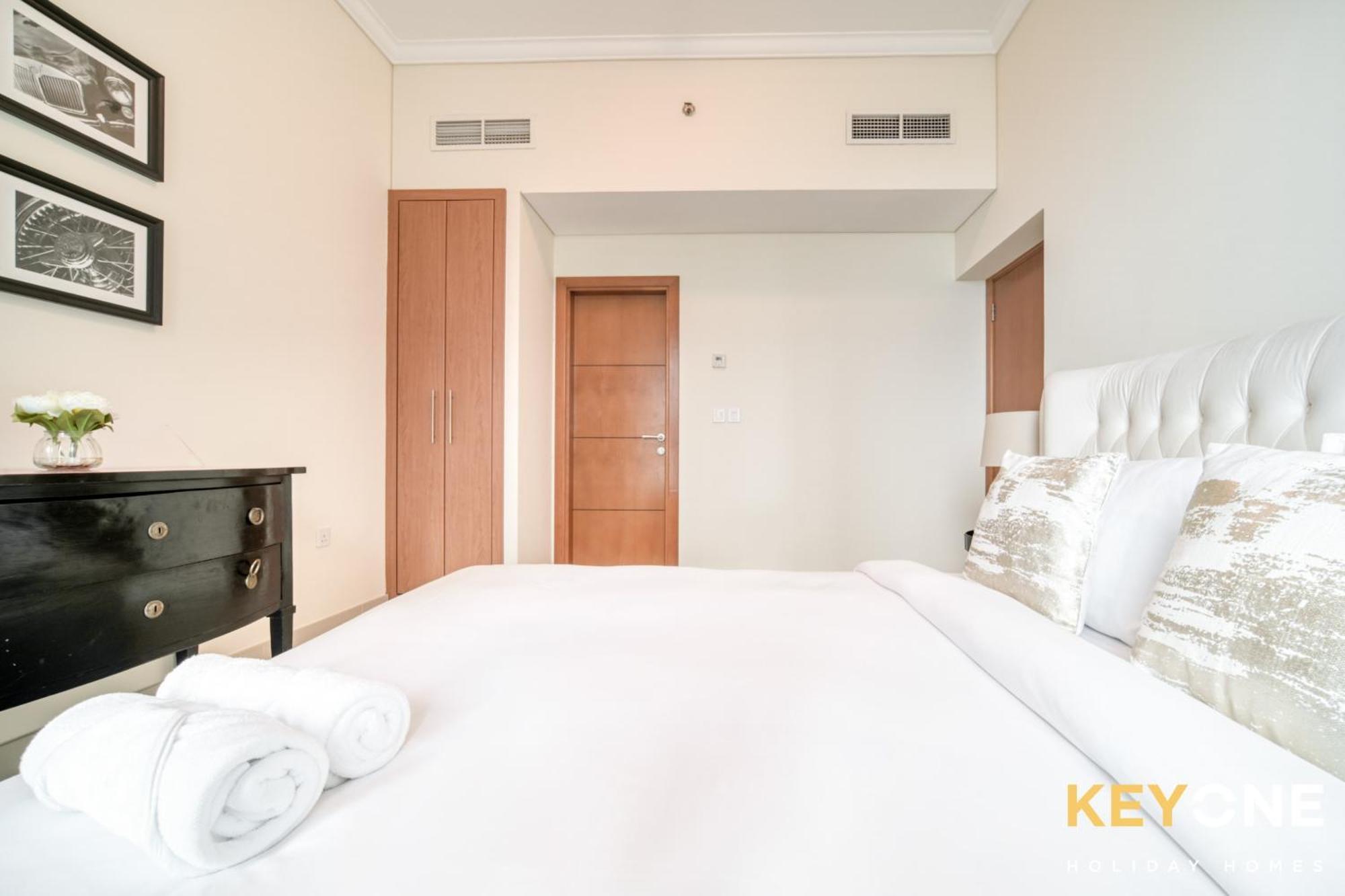 Captivating Sky & Sea Views In Two Bedroom * Dubai