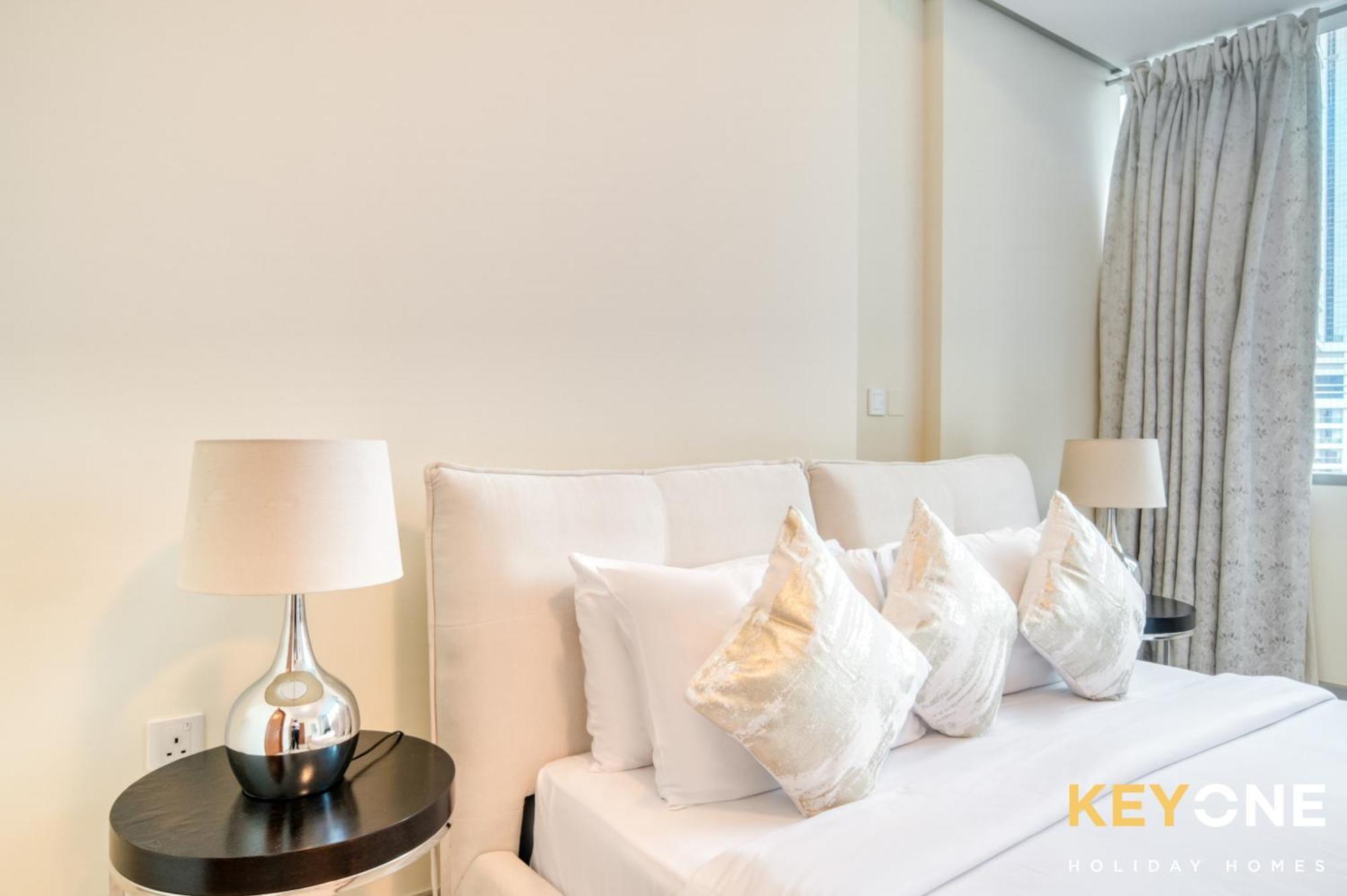 Captivating Sky & Sea Views In Two Bedroom Dubai