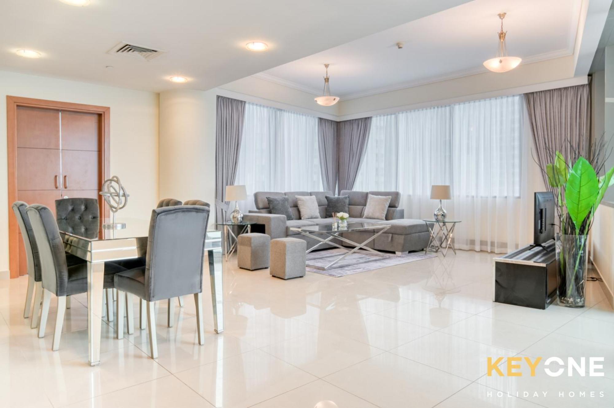 Captivating Sky & Sea Views In Two Bedroom