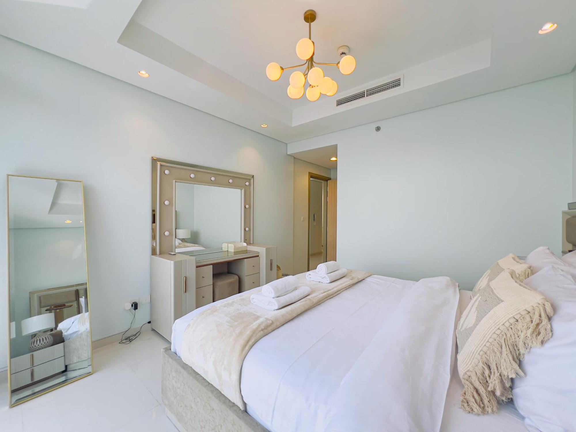 Exclusive 1br With Iconic Views In Paramount Tower * Dubai
