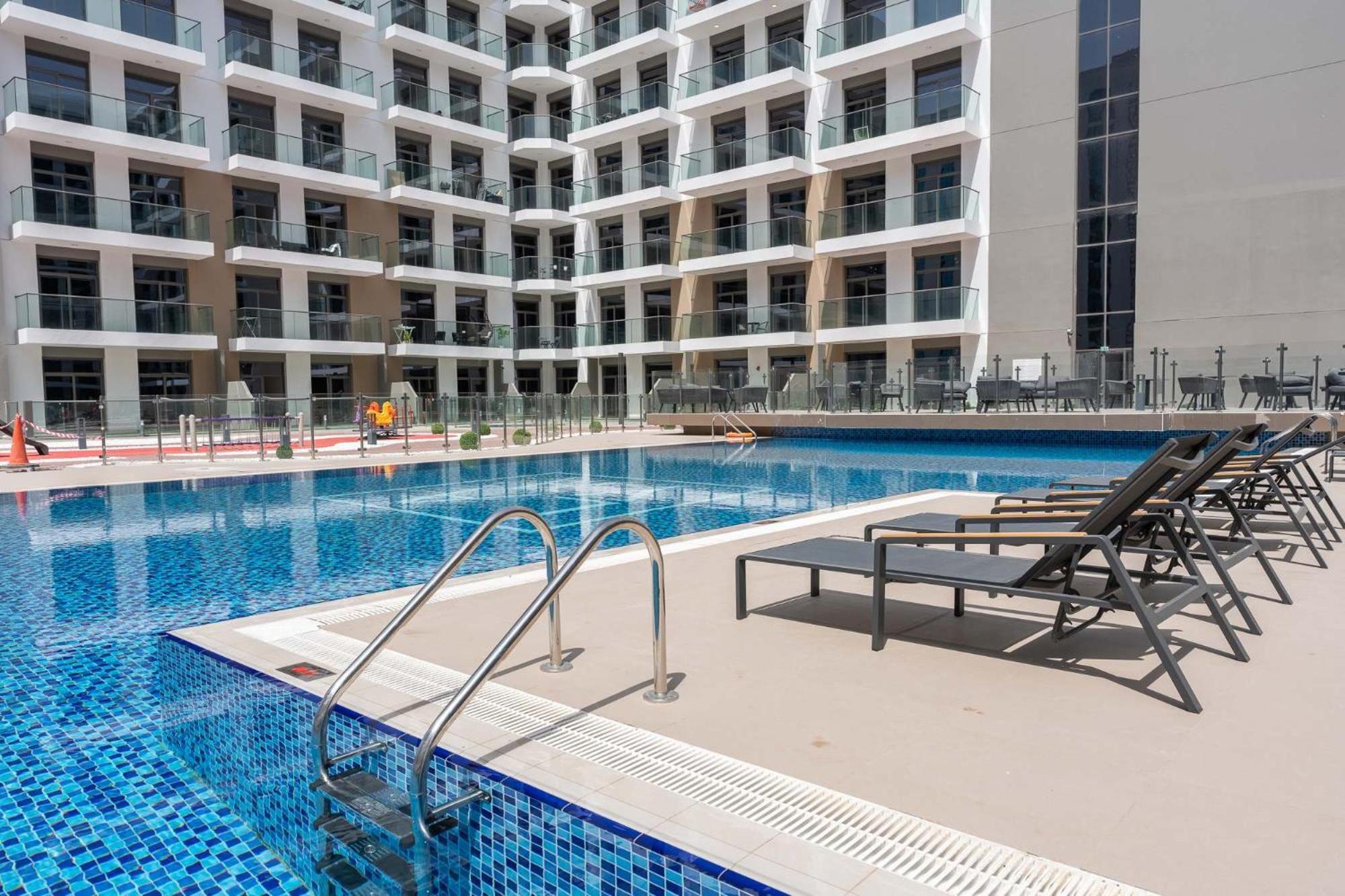 Charismatic In Laya Heights Perfect For 2 Lägenhet Dubai