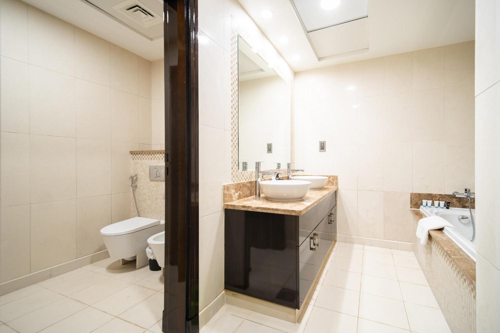 Apartamento Spacious 2br - Private & Sea & Skyline Views