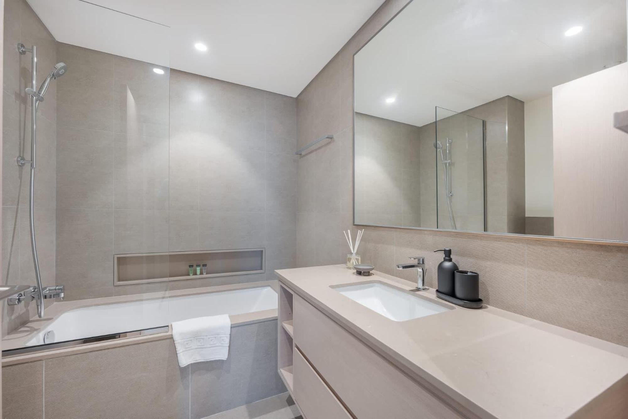 Cozy 2-bedroom Perfect For Family In Downtown With Burj Khalifa Views Apartament *
