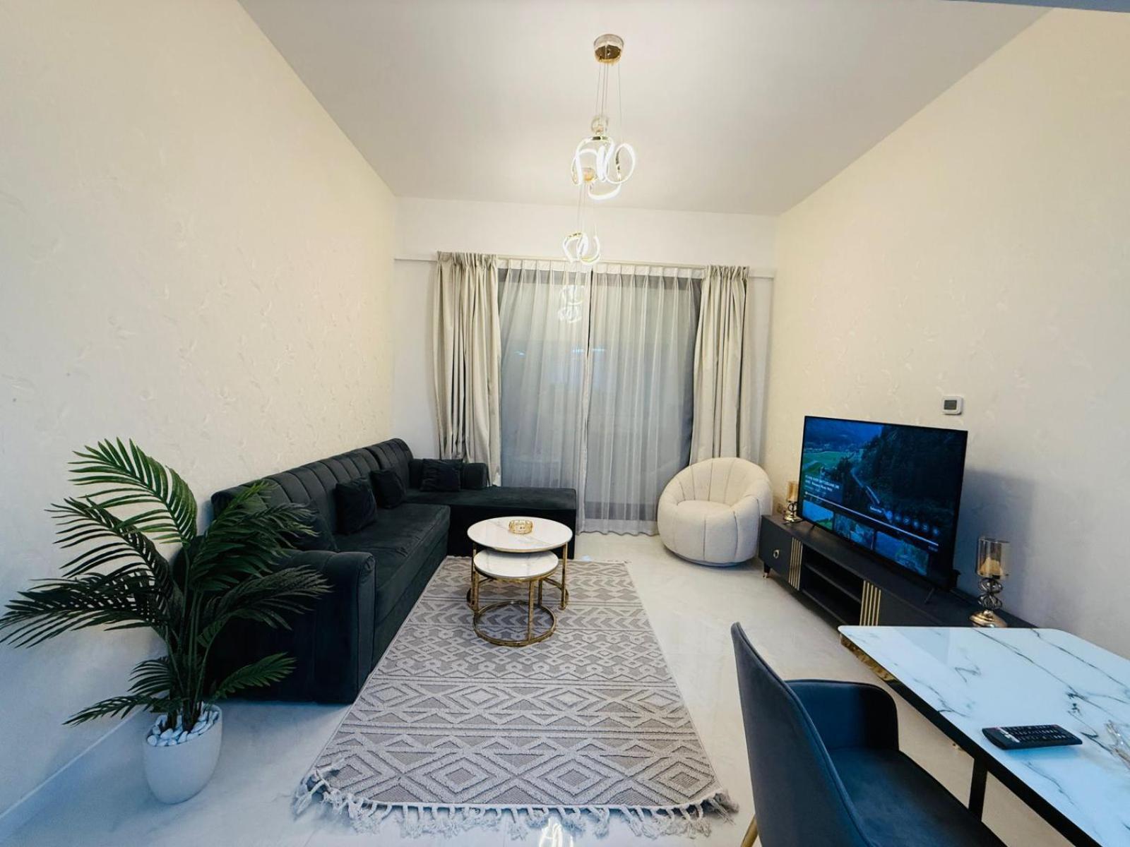 One-master Bedroom - Luxury - 2 Min Walk To Tram Maison d'hôtes *