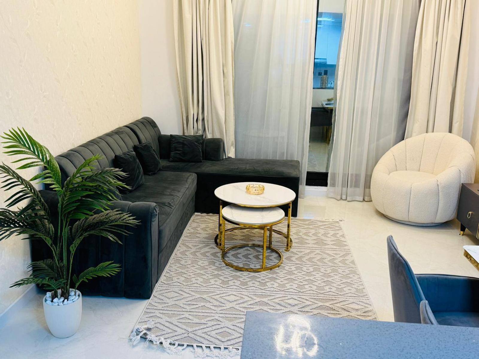 One-master Bedroom - Luxury - 2 Min Walk To Tram Maison d'hôtes *